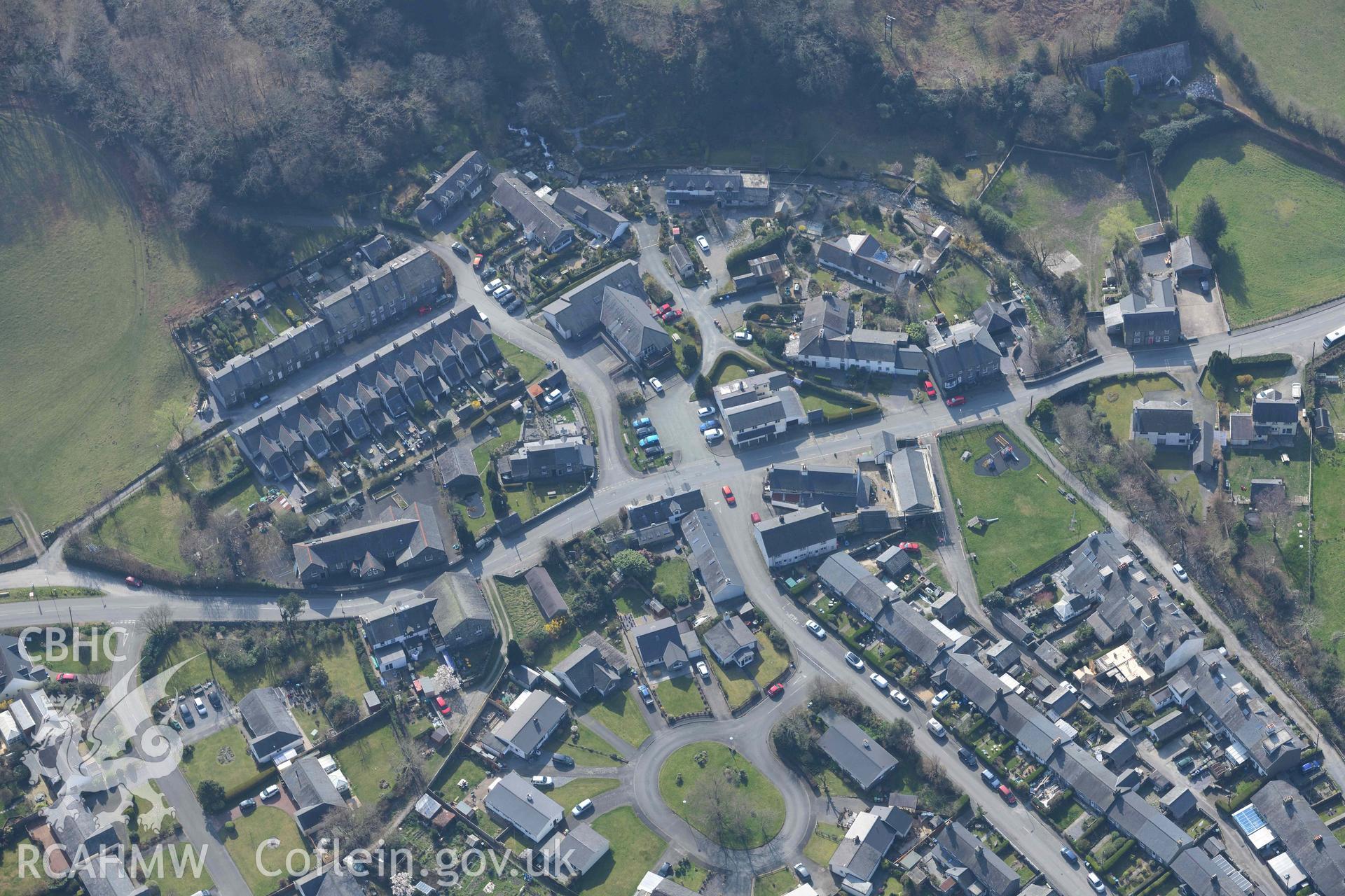 Abergynolwyn. Oblique aerial photograph taken during the Royal Commission’s programme of archaeological aerial reconnaissance by Toby Driver on 25 March 2022.