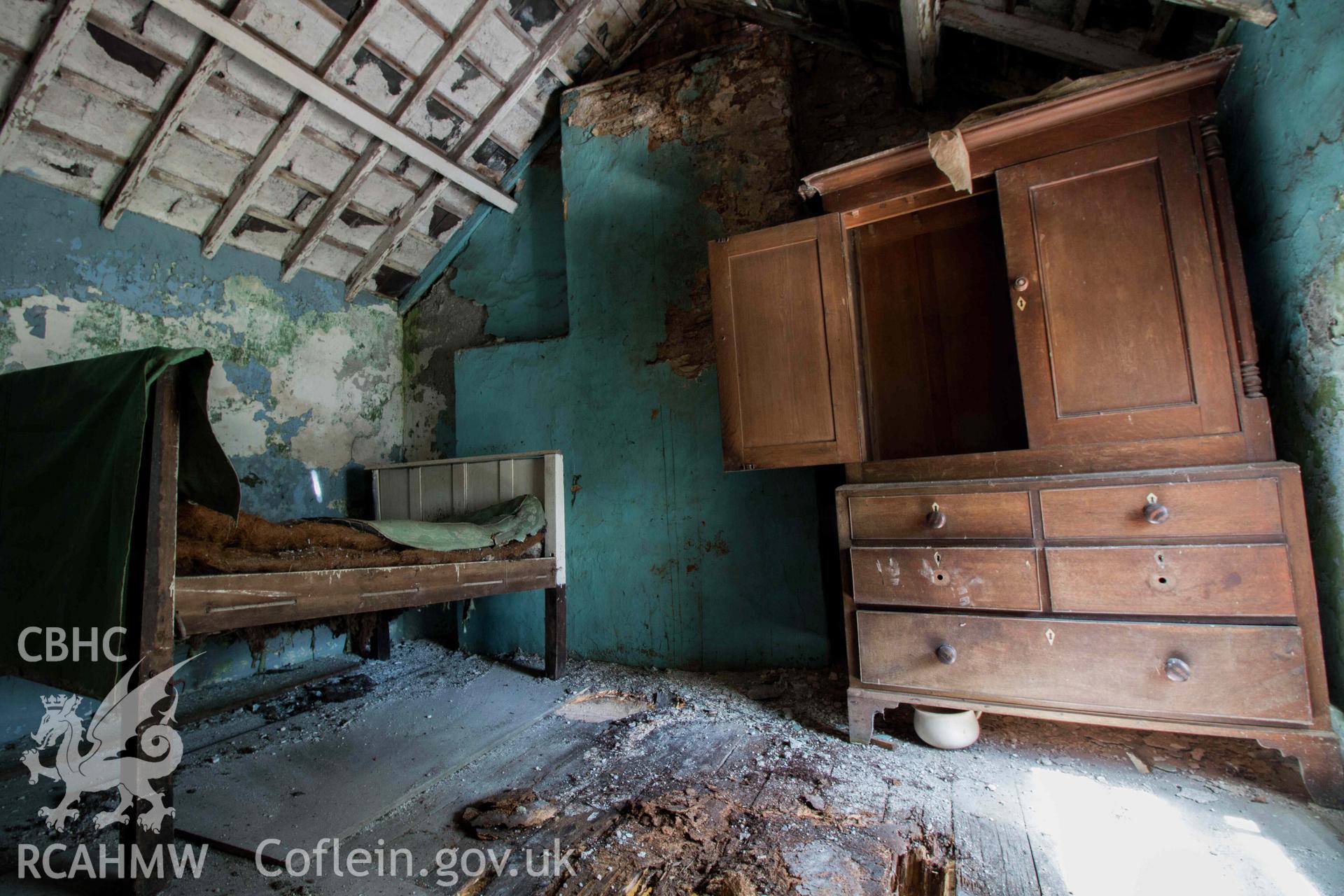 Llawrcwmbach interior: bedroom