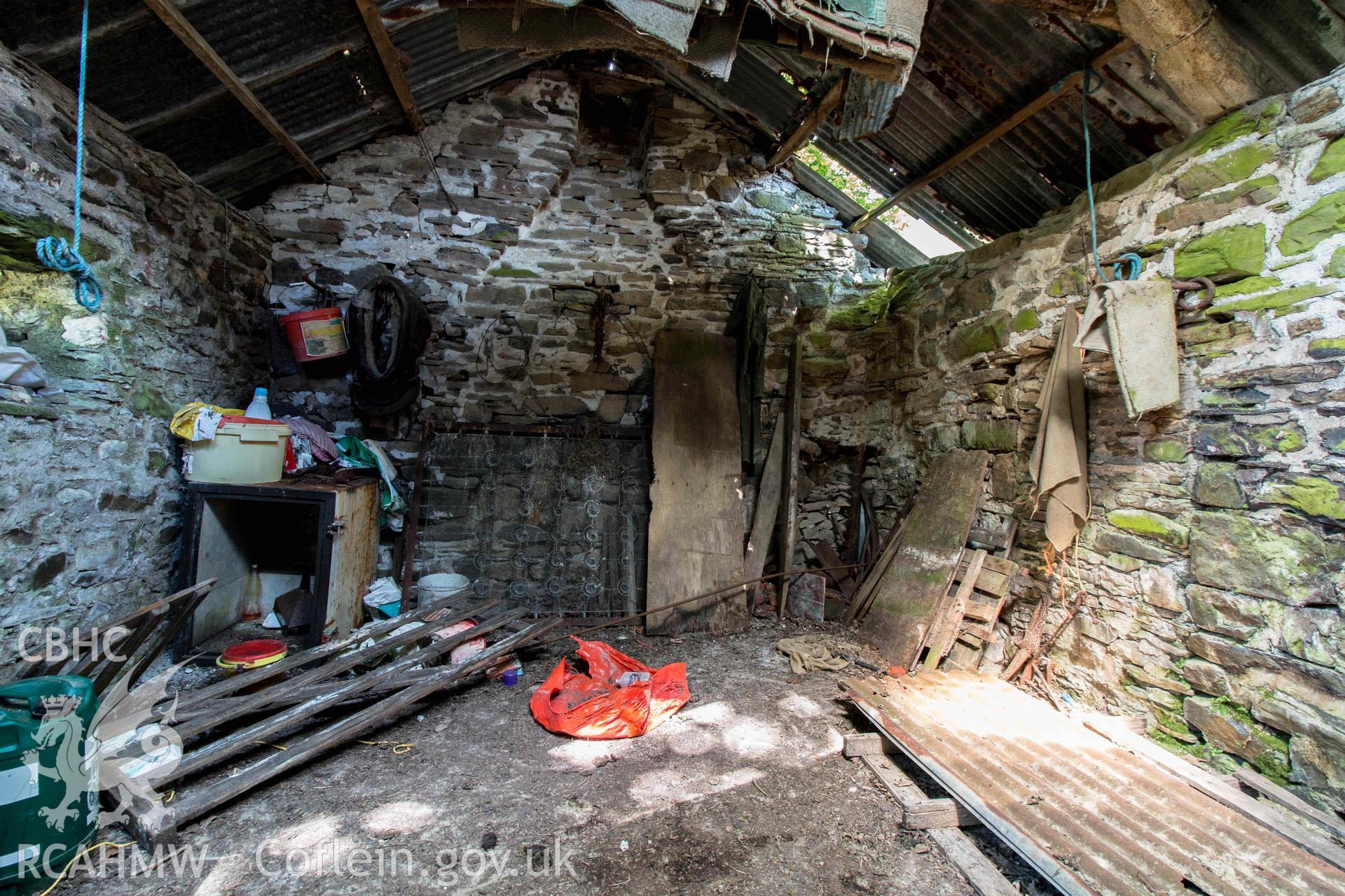 Llawrcwmbach: barn interior