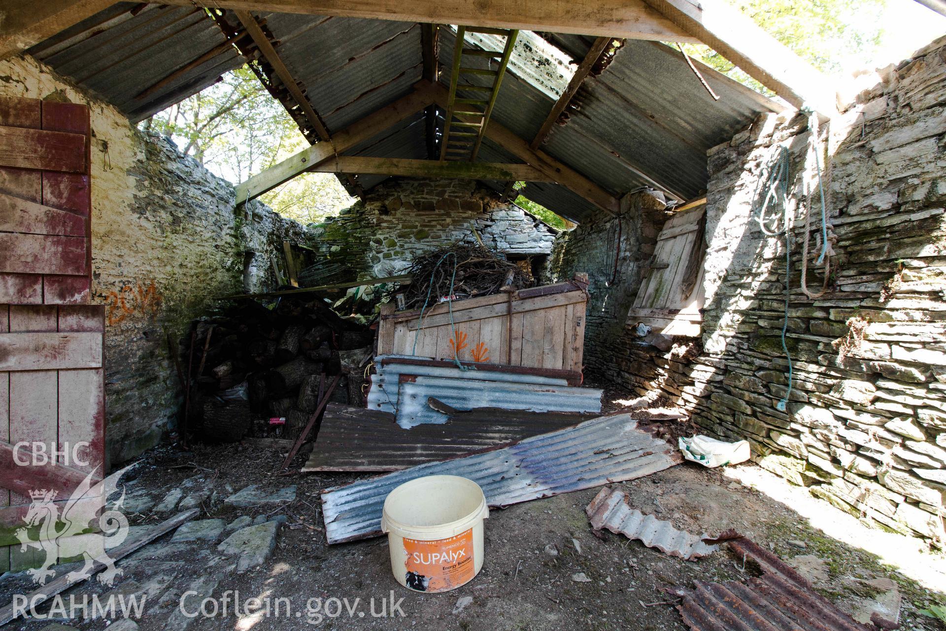 Llawrcwmbach: barn interior detail