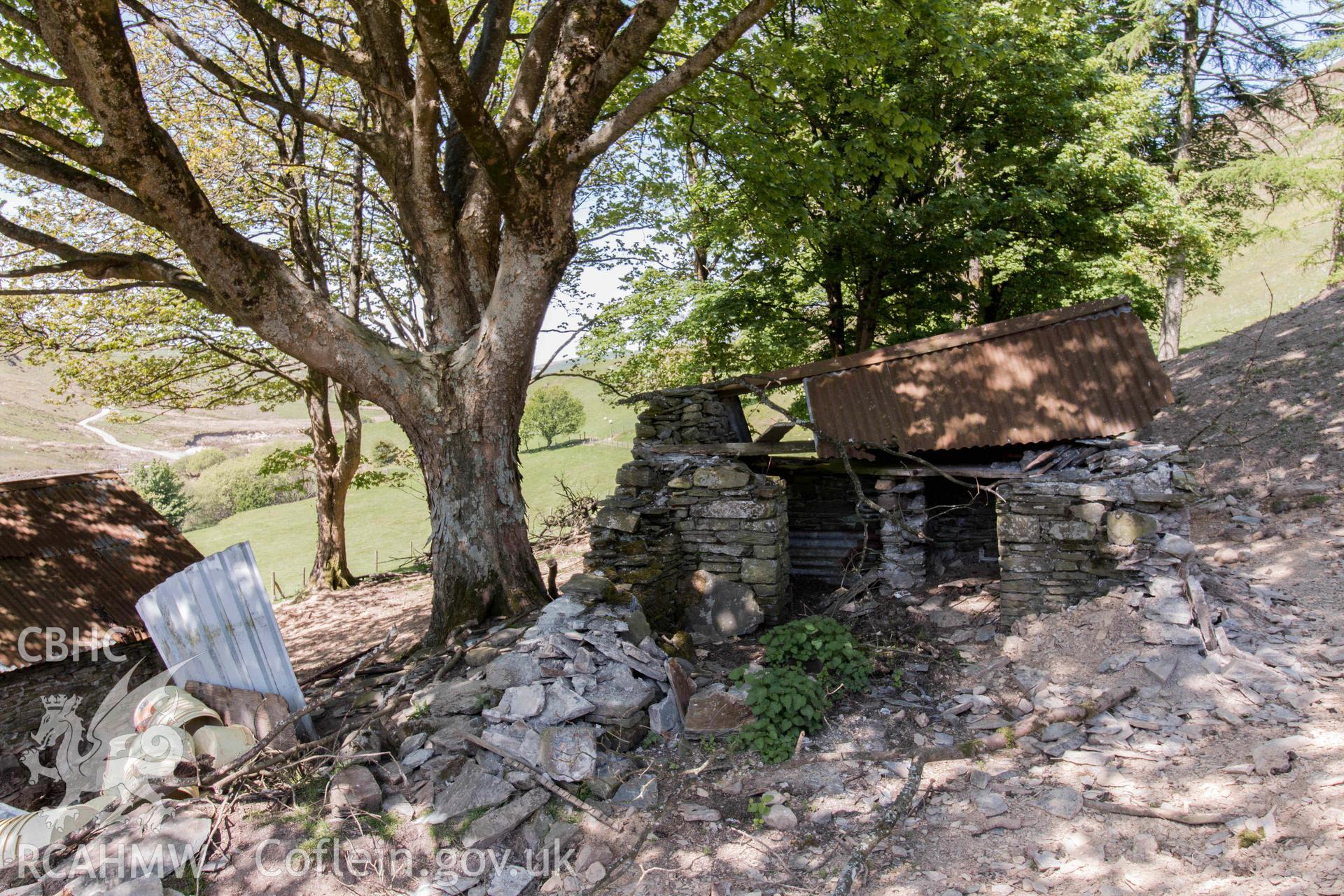 Llawrcwmbach: barns