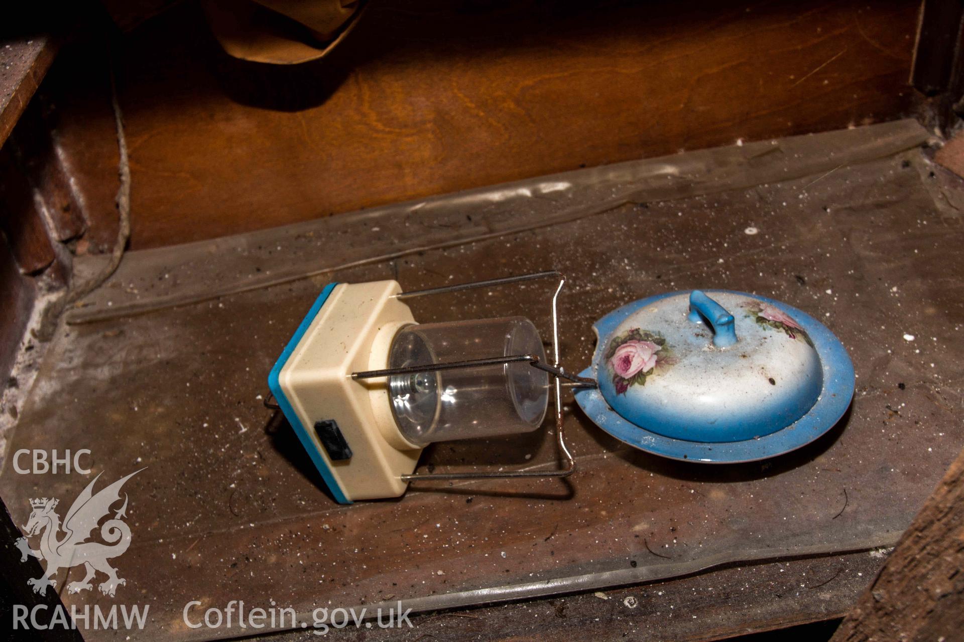 Llawrcwmbach: lamp and dish