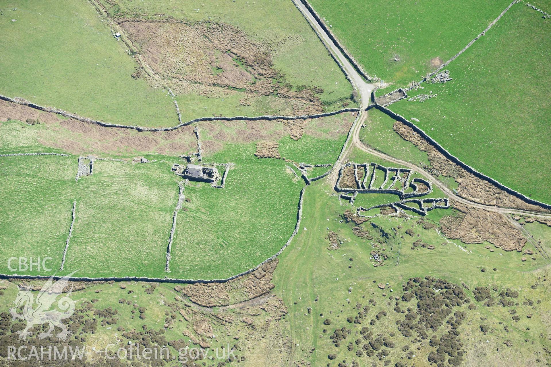 Tyddyn-Grasod Sheepfold. Oblique aerial photograph taken during the Royal Commission’s programme of archaeological aerial reconnaissance by Toby Driver on 20 April 2018.