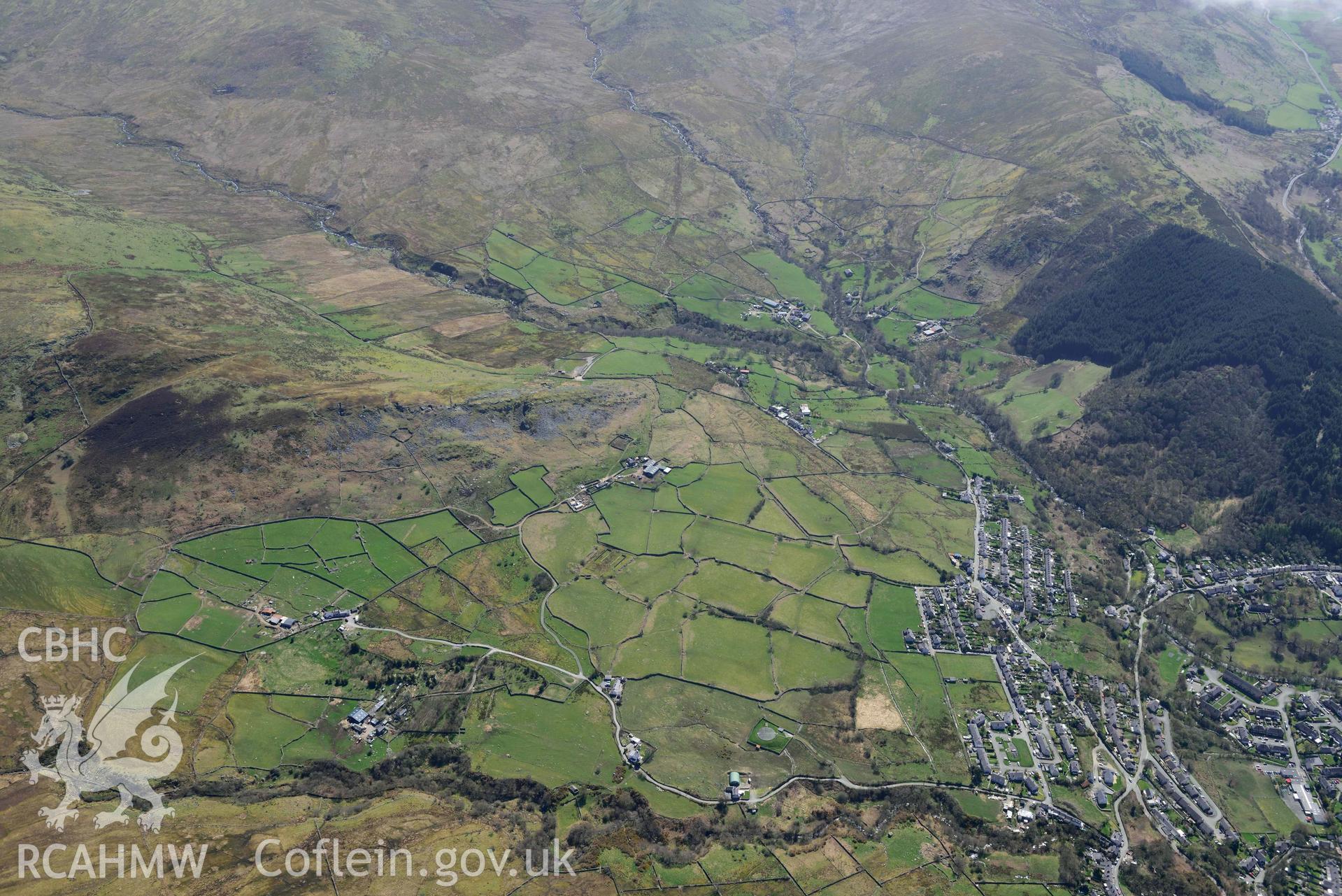 Bethesda Town, view over Gerlan from the north. Oblique aerial photograph taken during the Royal Commission’s programme of archaeological aerial reconnaissance by Toby Driver on 20 April 2018.