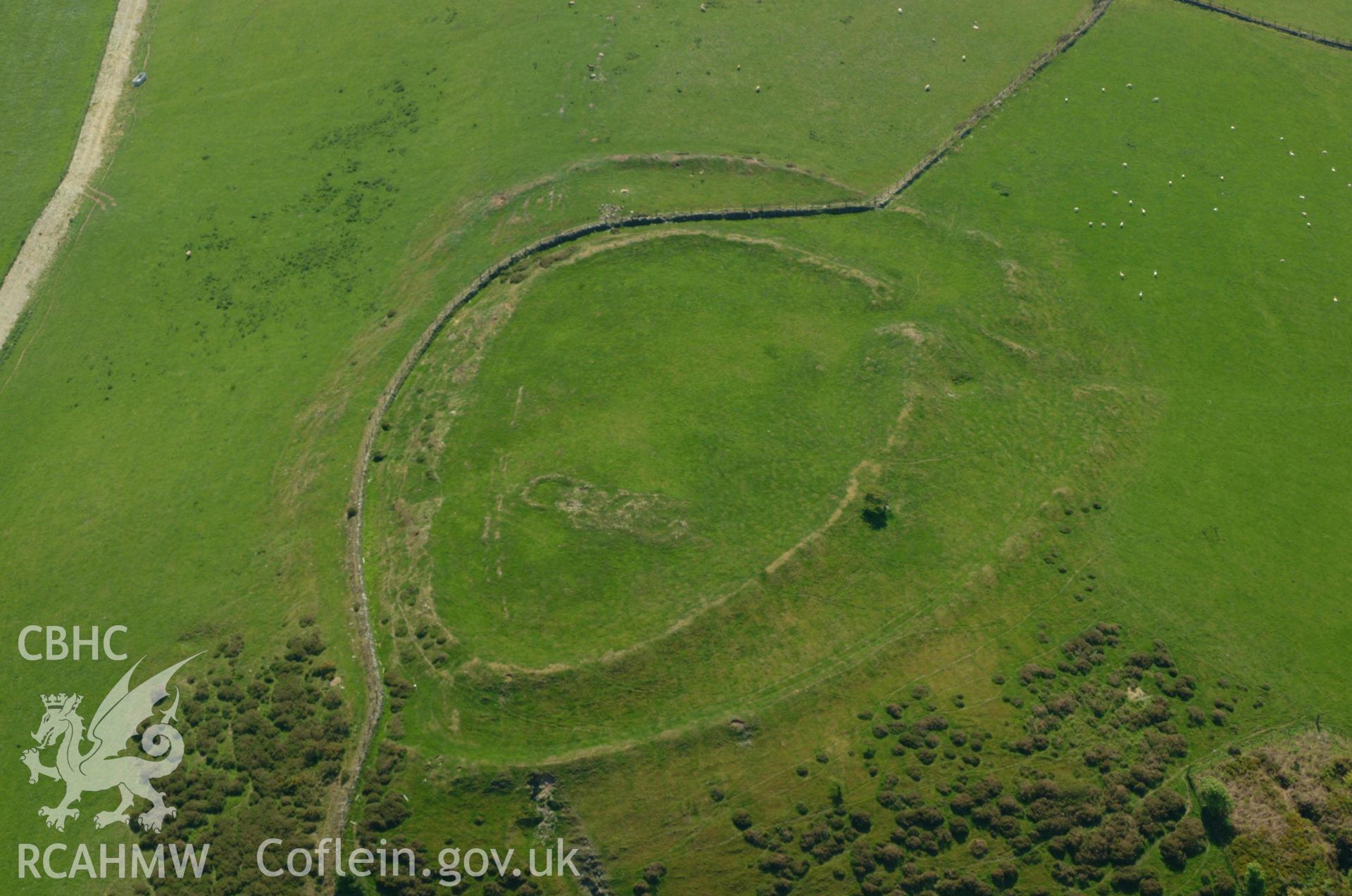RCAHMW colour oblique aerial photograph of Castell Perth-mawr taken on 24/05/2004 by Toby Driver