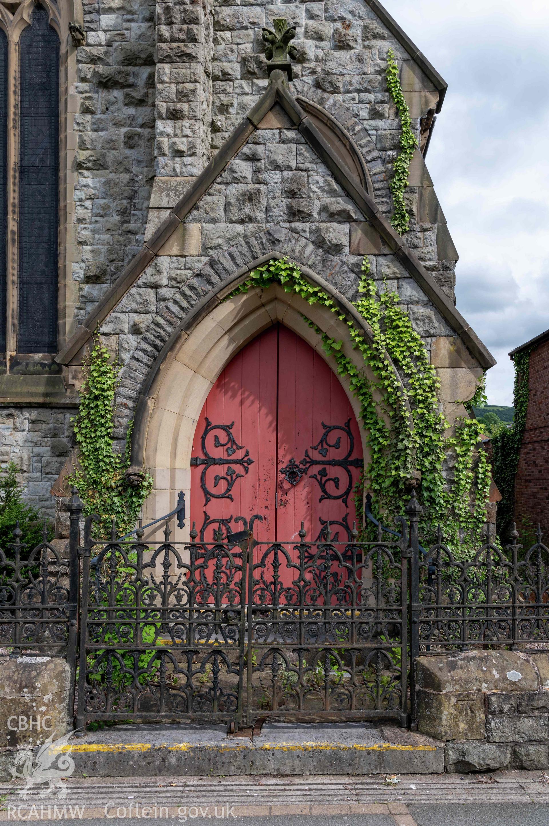 Newtown English Congregational Church, exterior view detail of porch to front façade.