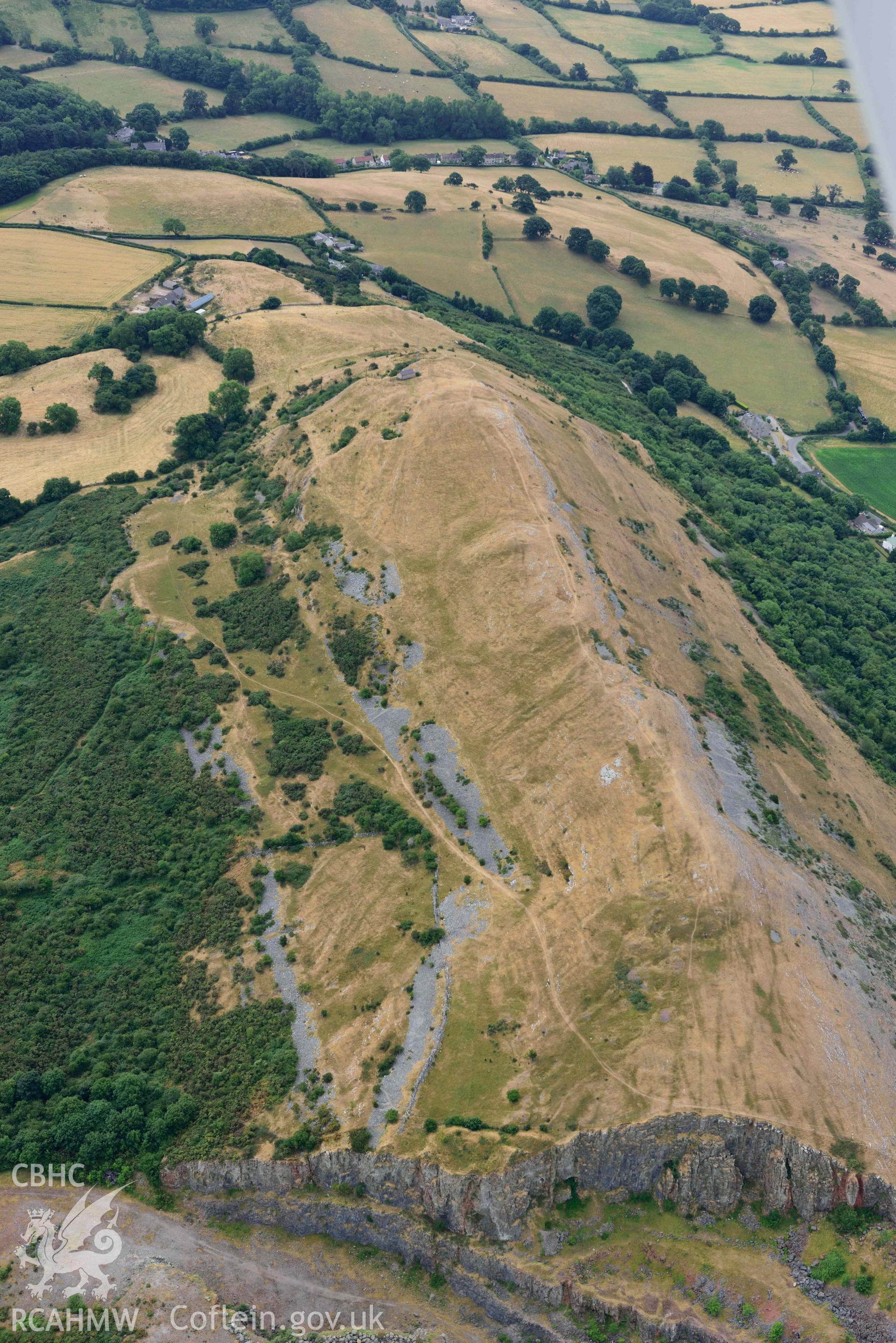 Moel Hiraddug. Oblique aerial photograph taken during the Royal Commission’s programme of archaeological aerial reconnaissance by Toby Driver on 10 July 2018.