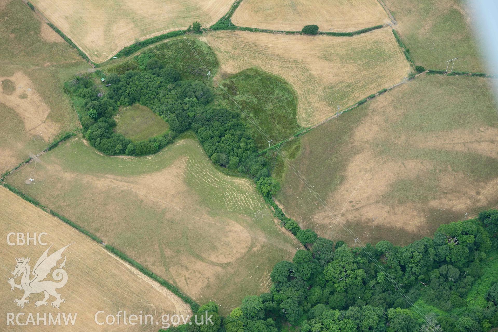 Detailed view of Bwlch y Ffordd Isa defended enclosure. Oblique aerial photograph taken during the Royal Commission’s programme of archaeological aerial reconnaissance by Toby Driver on 10 July 2018.