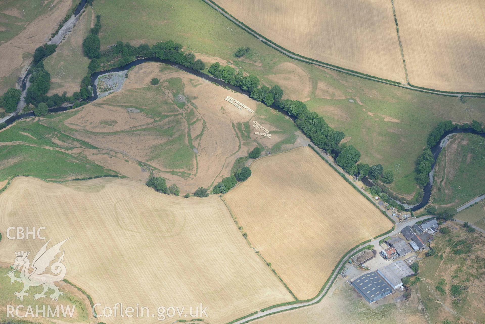 Dyffryn Dysynni defended enclosure. Oblique aerial photograph taken during the Royal Commission’s programme of archaeological aerial reconnaissance by Toby Driver on 10 July 2018.