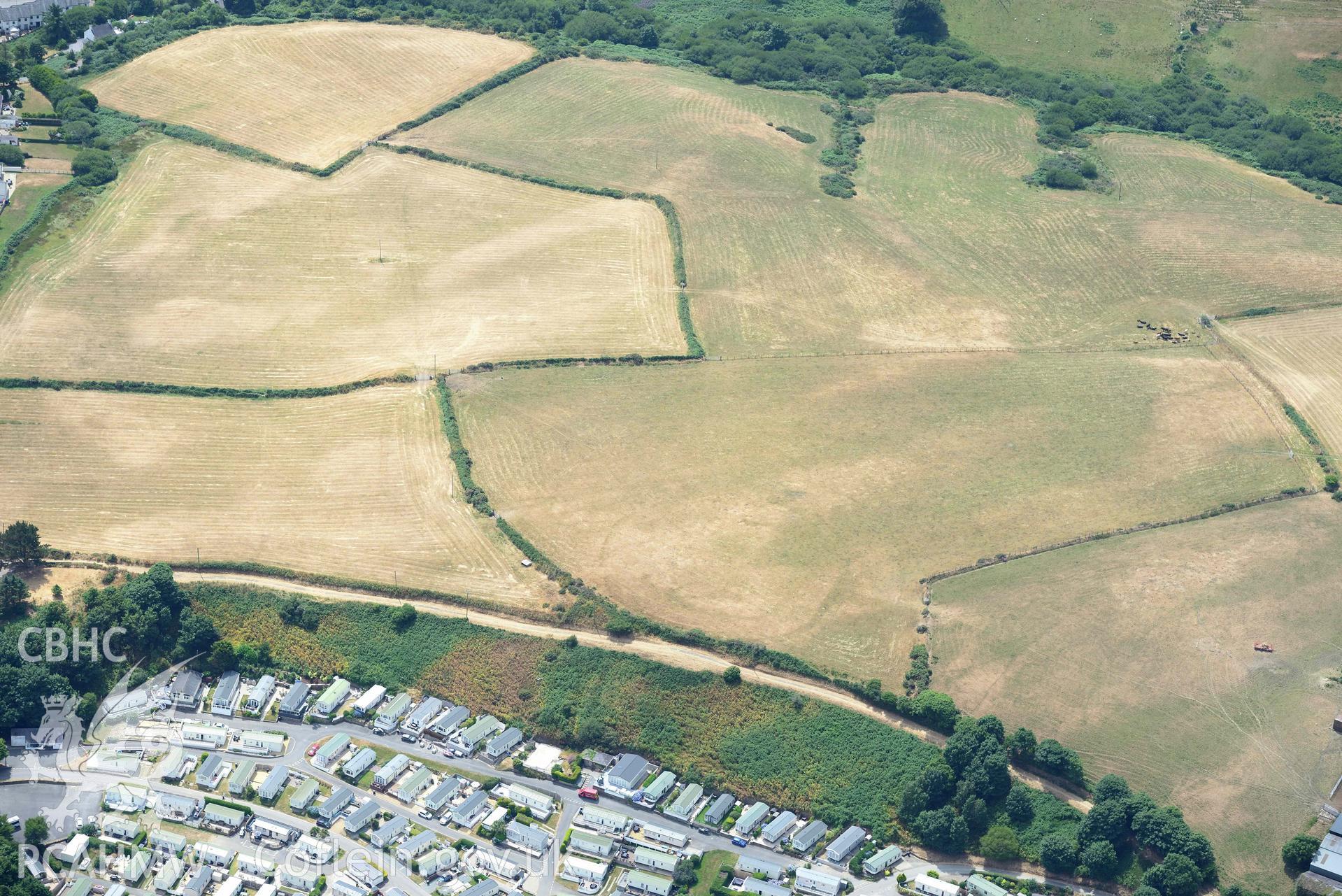 Close-up view of Fach Farm defended enclosure, Abersoch. Oblique aerial photograph taken during the Royal Commission’s programme of archaeological aerial reconnaissance by Toby Driver on 10 July 2018.