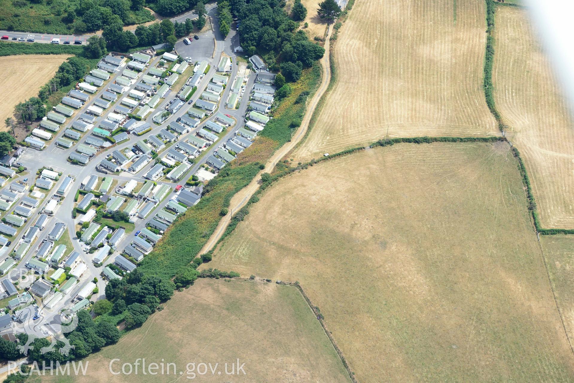 Detailed view of Fach Farm defended enclosure, Abersoch. Oblique aerial photograph taken during the Royal Commission’s programme of archaeological aerial reconnaissance by Toby Driver on 10 July 2018.