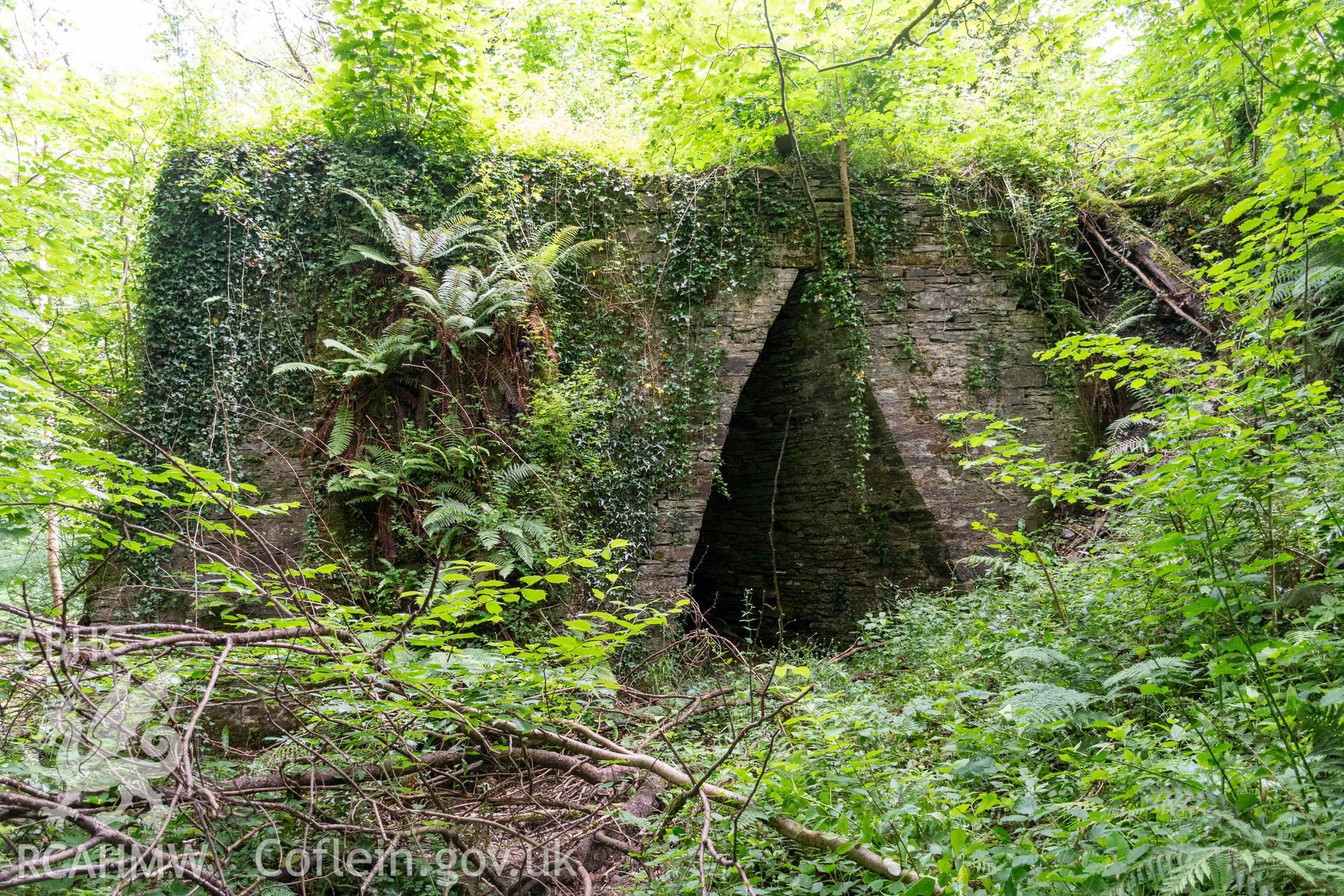 West face of kiln and kiln-eye.