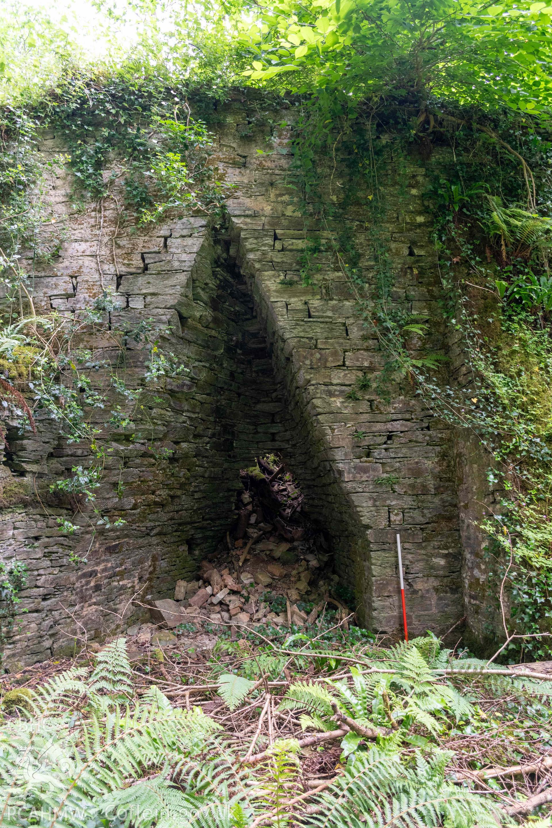 Kiln-eye, east face (with scale).