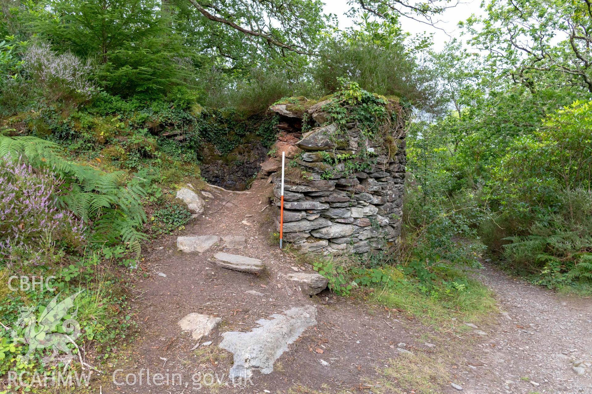 Lime Kiln, Coed y Garth. South side and curving east face (with scale).