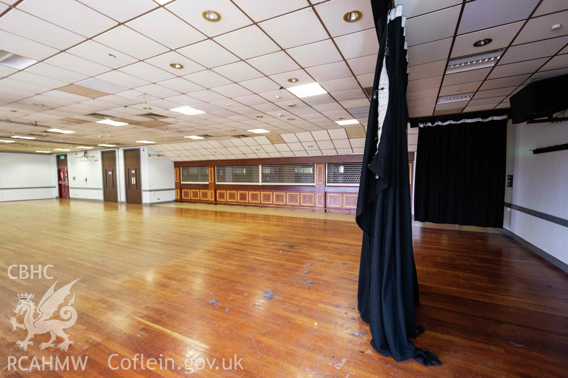 Riverside Suite. Far wall with curtain. View towards bar. First floor. Newport Centre