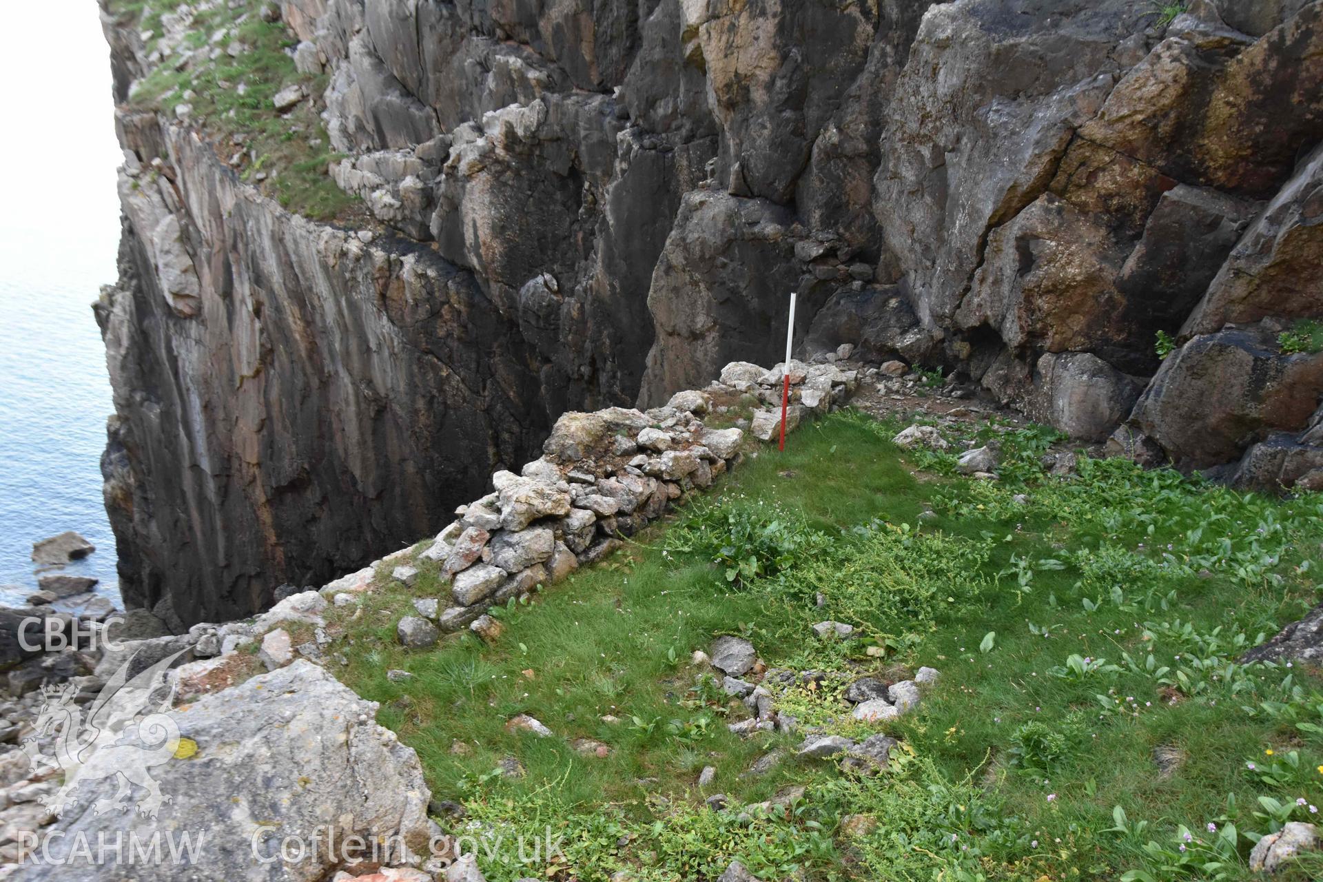 Quay wall, back edge.