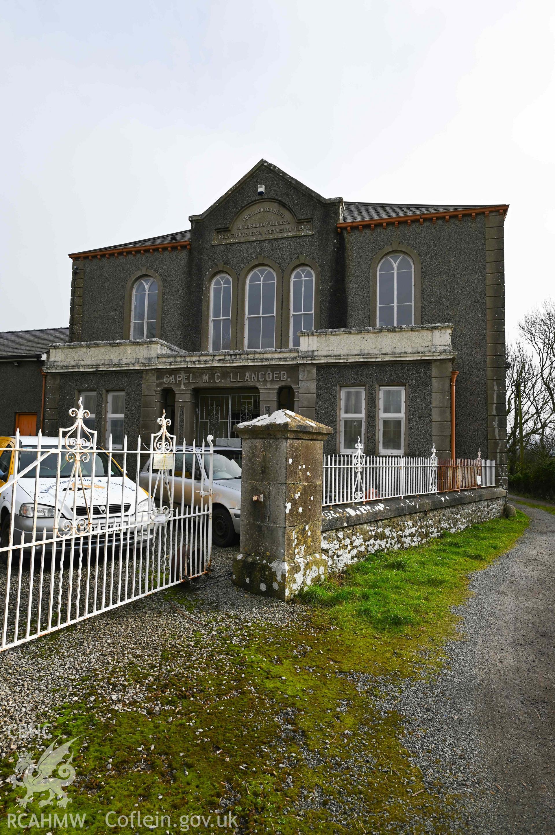 Llangoed Chapel (Calvinistic Methodist; Ty Rhys) - View of front of chapel, taken from North West, Wider