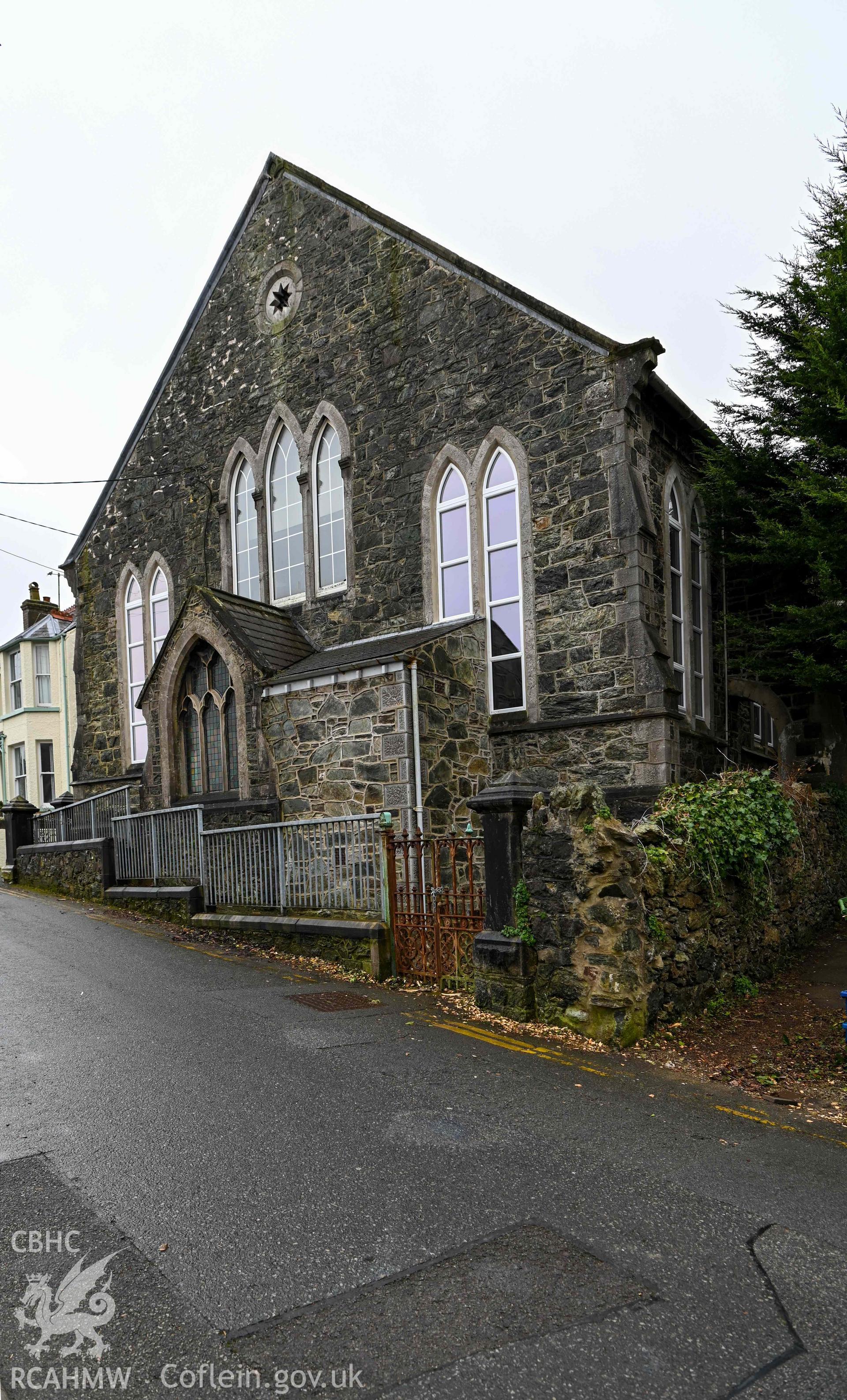 Tabernacl Welsh Independent Chapel - View of the front and side of the church from North-East