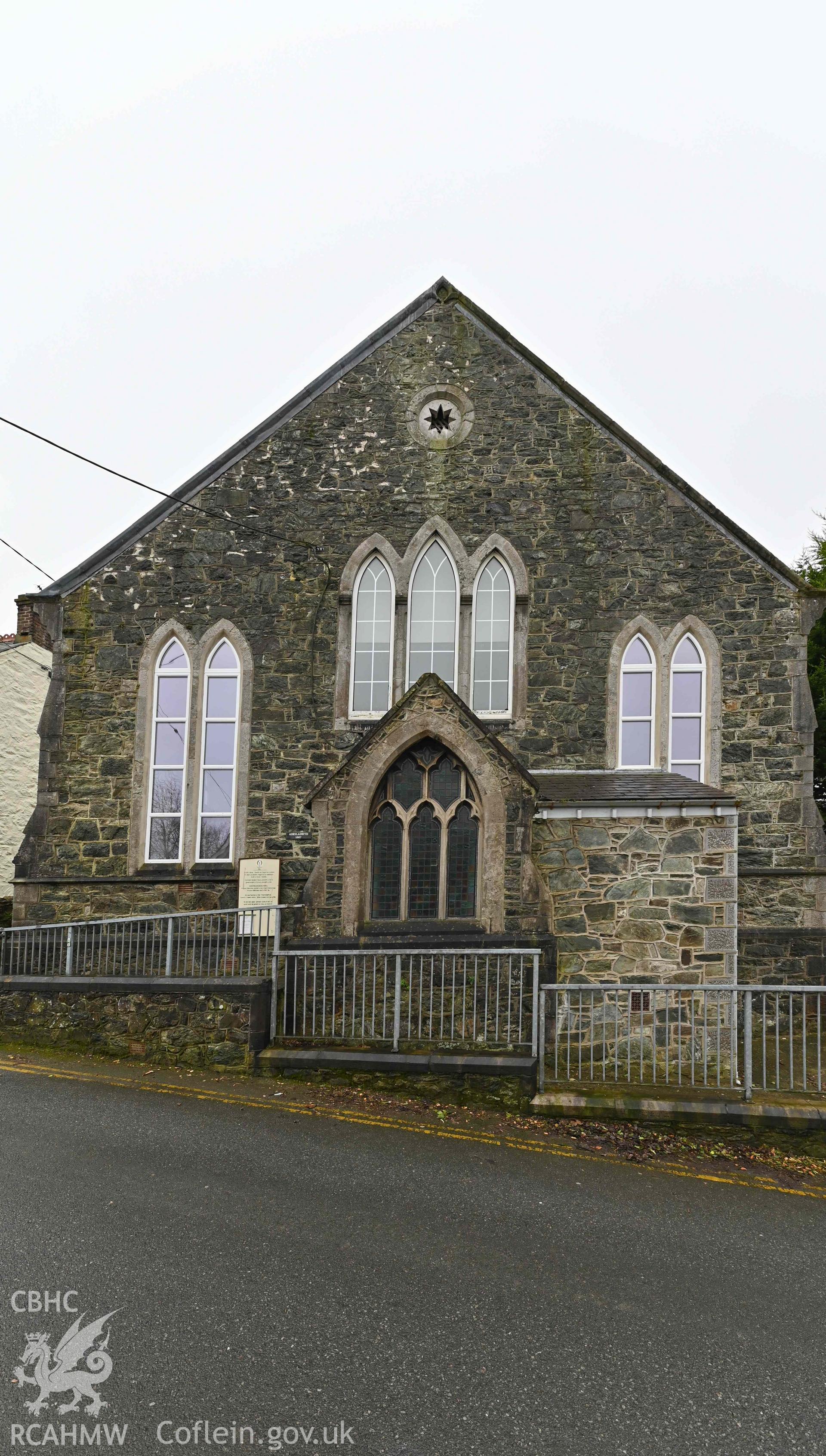 Tabernacl Welsh Independent Chapel - View of the front of the church, taken from North