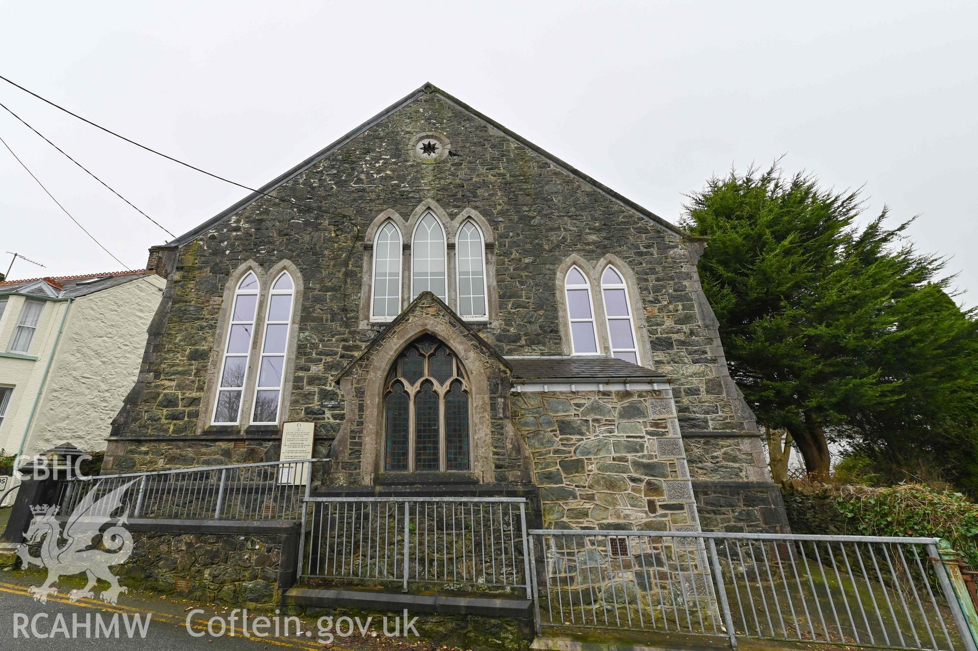 Tabernacl Welsh Independent Chapel - View of the front of the church, taken from North