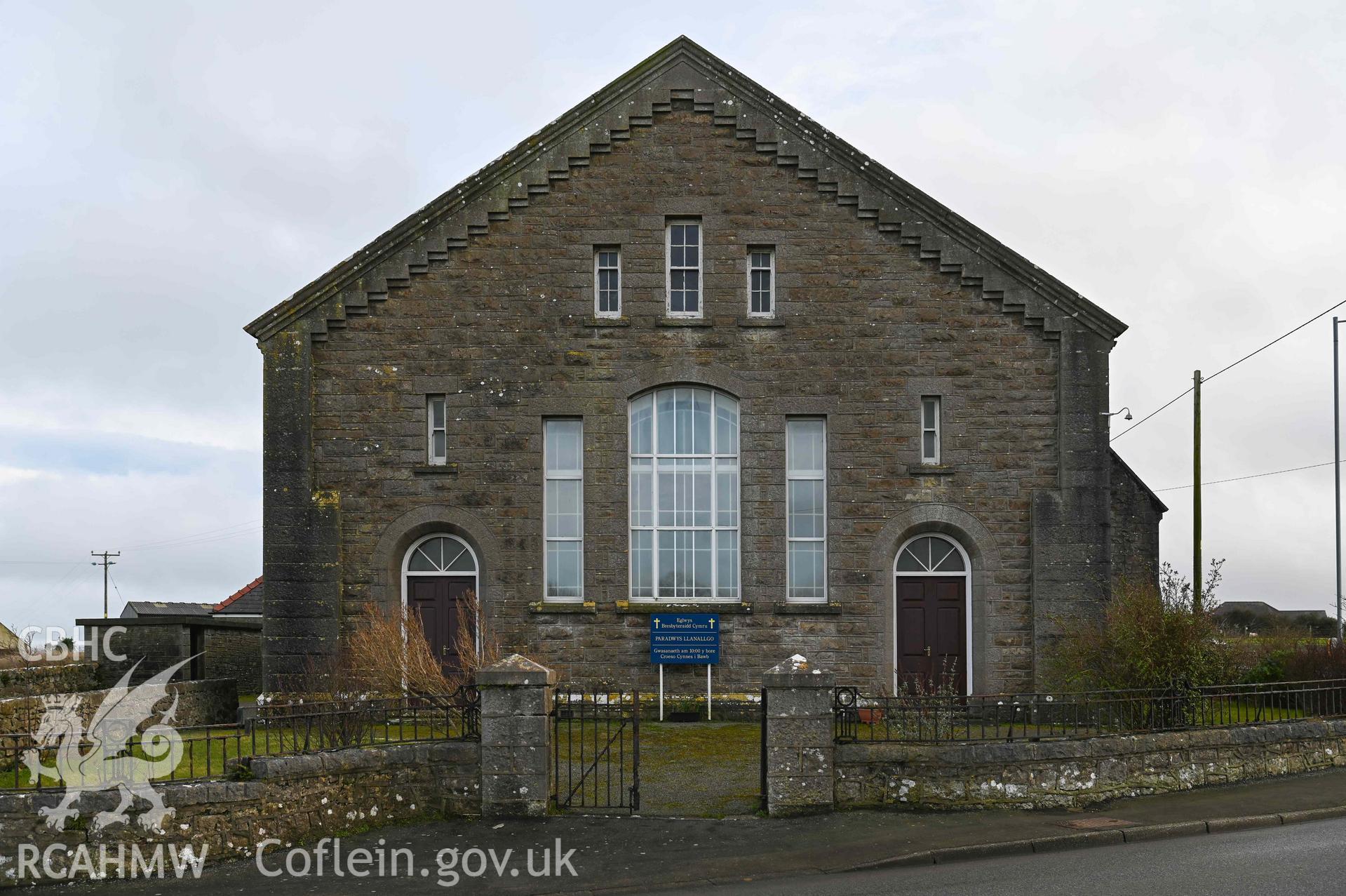 Paradwys Chapel - View of the front of the chapel, taken from North