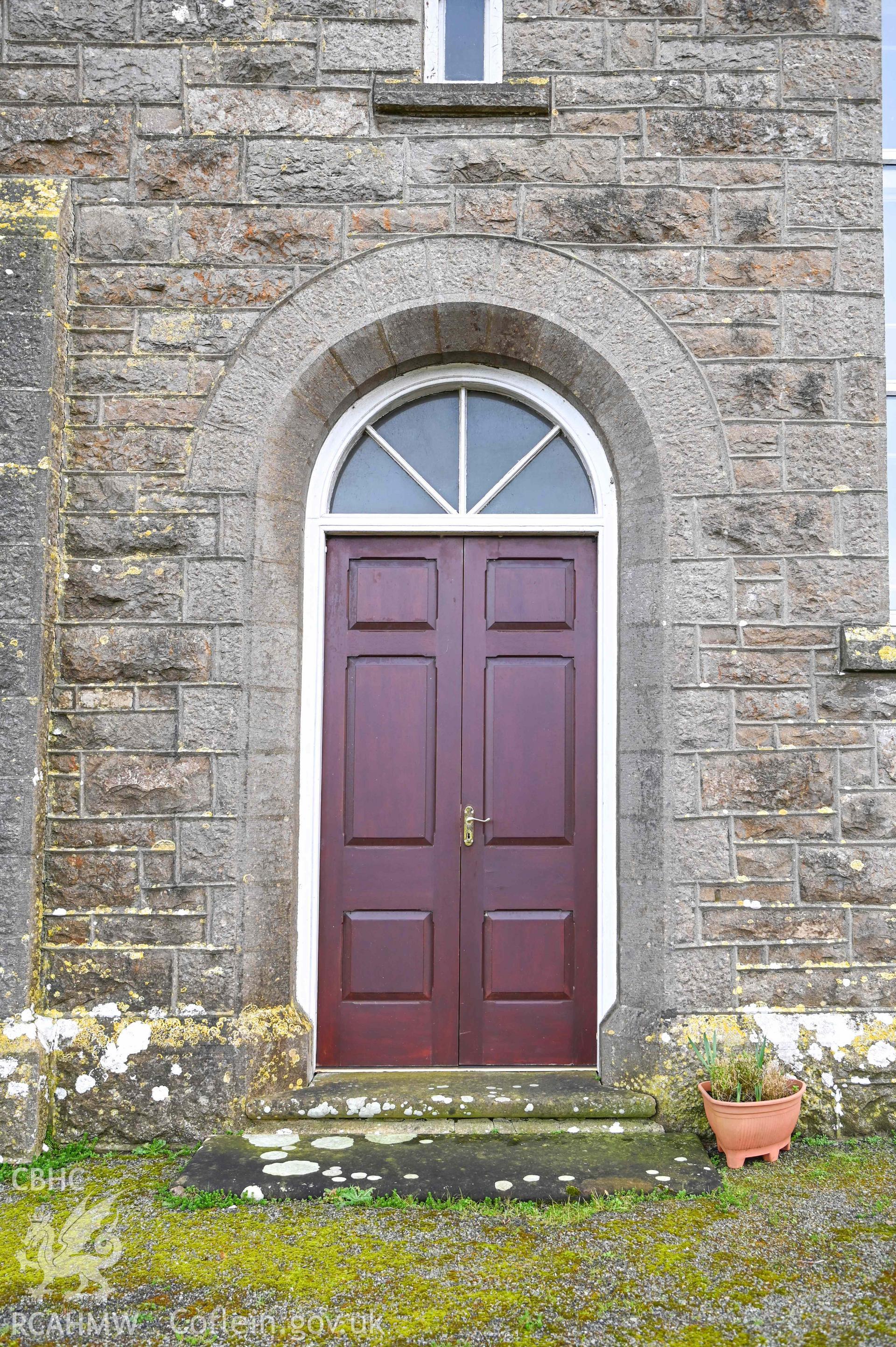 Paradwys Chapel - Detailed view of one of the chapels two front doors, taken from North