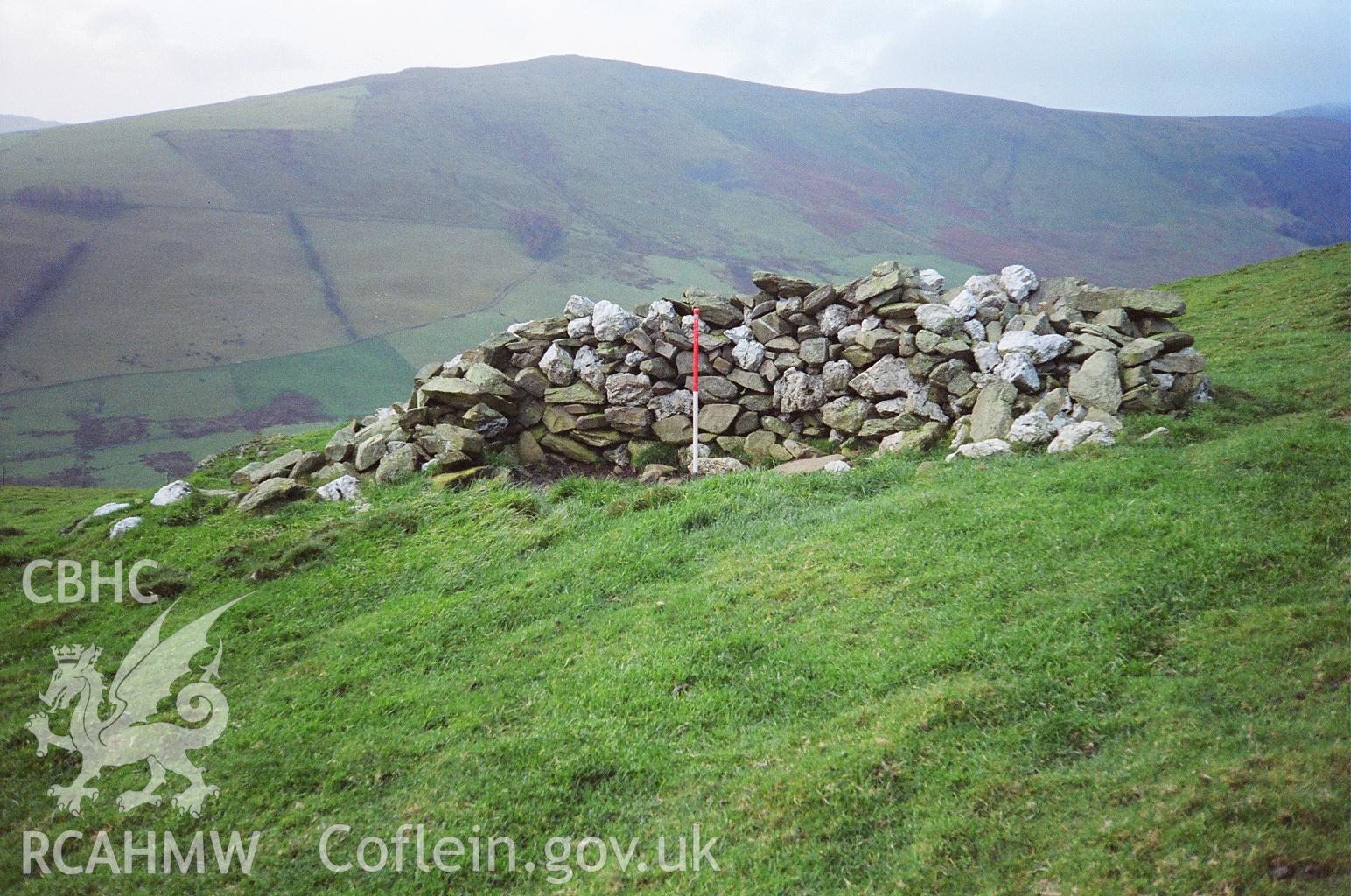 Digital colour photograph of Mynydd Tarw South sheep shelter taken on 01/12/2006 by A.C. Roseveare during the Berwyn North East Upland Survey by Archaeophysica.