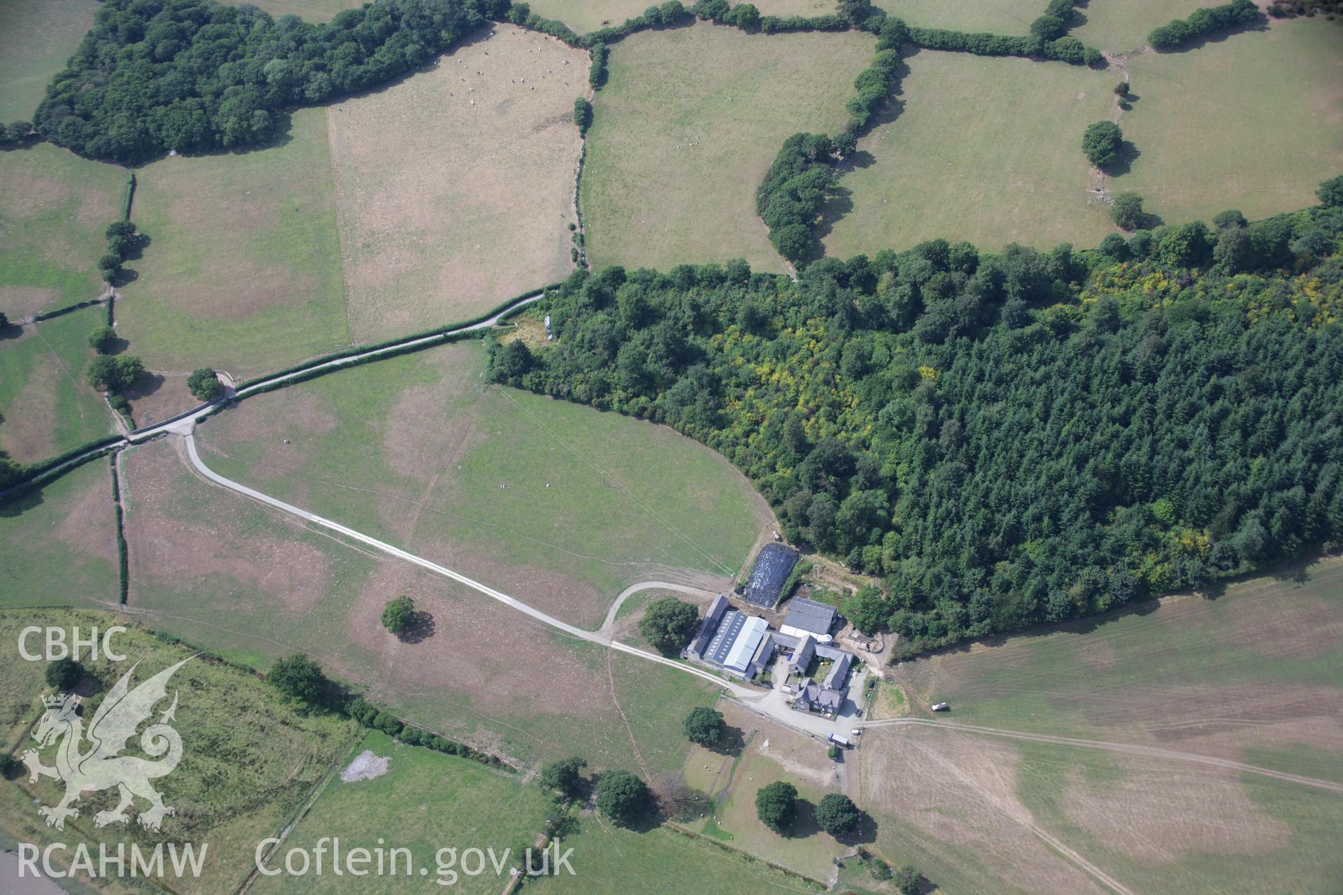 RCAHMW colour oblique aerial photograph of Llwydfaen Medieval Township, general view from the east taken on 14/08/2006 by Toby Driver.