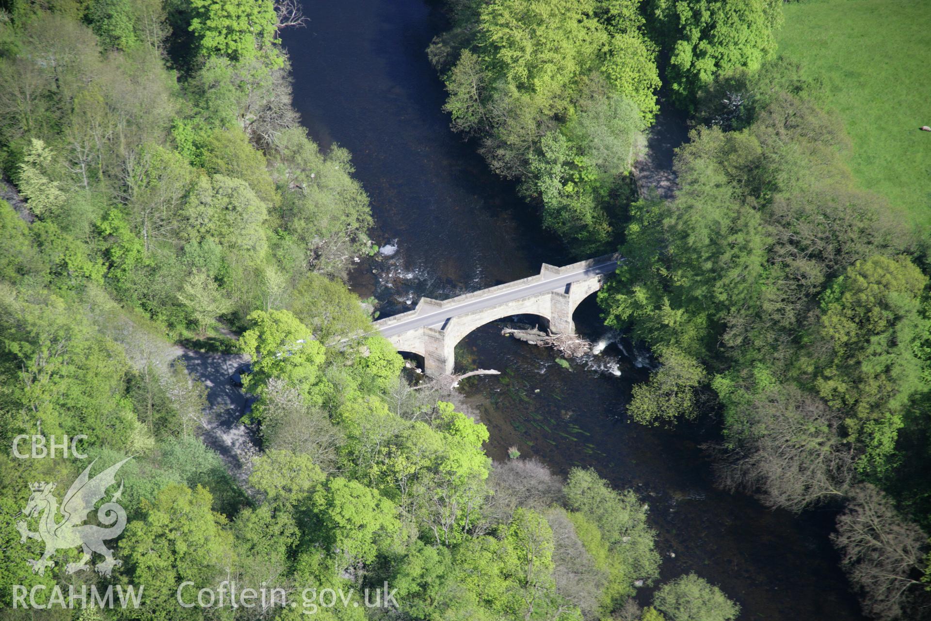 RCAHMW digital colour oblique photograph of Pontcysyllte Bridge from the west. Taken on 05/05/2006 by T.G. Driver.