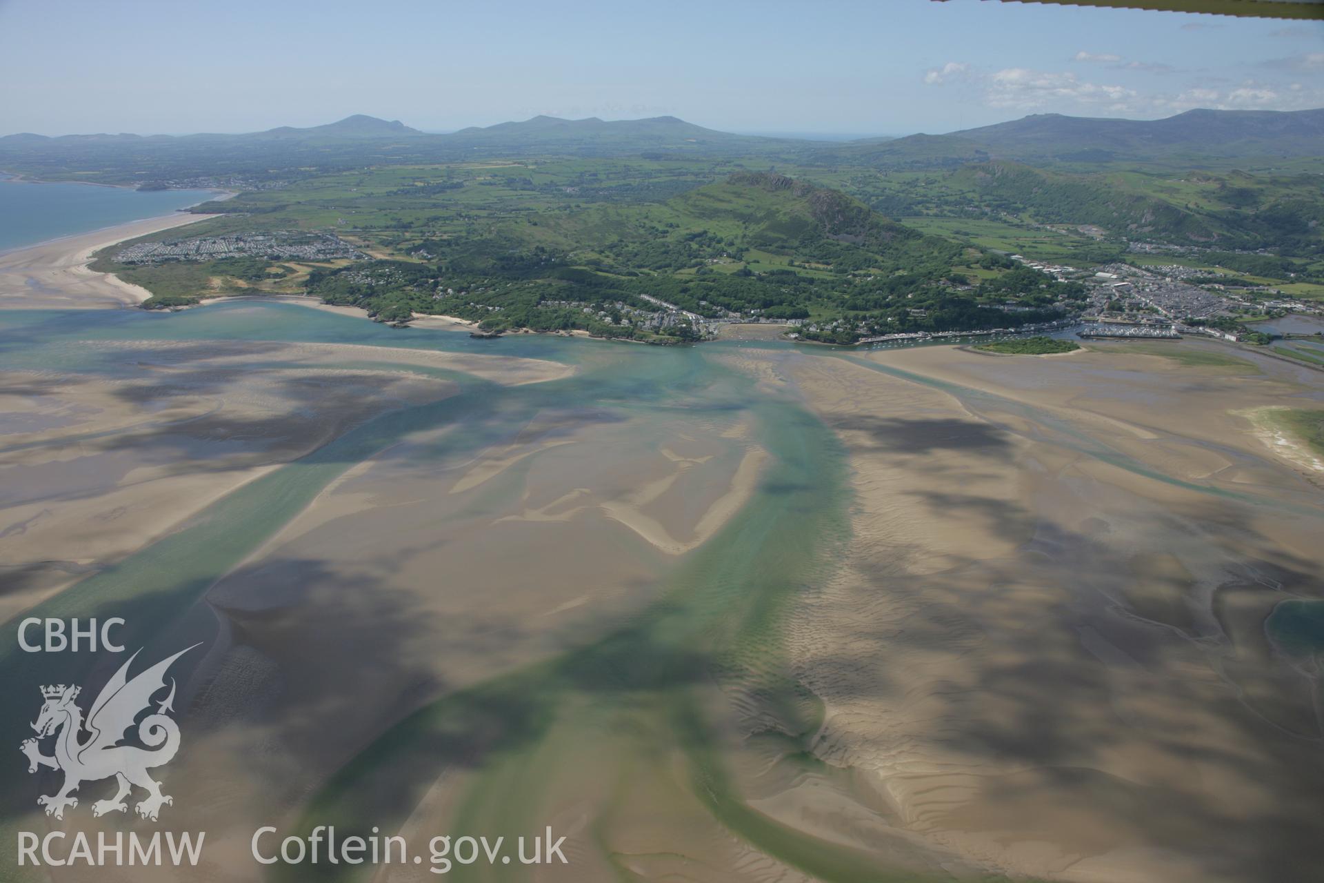 RCAHMW colour oblique aerial photograph of Borth-y-Gest viewed from the south-east. Taken on 14 June 2006 by Toby Driver.