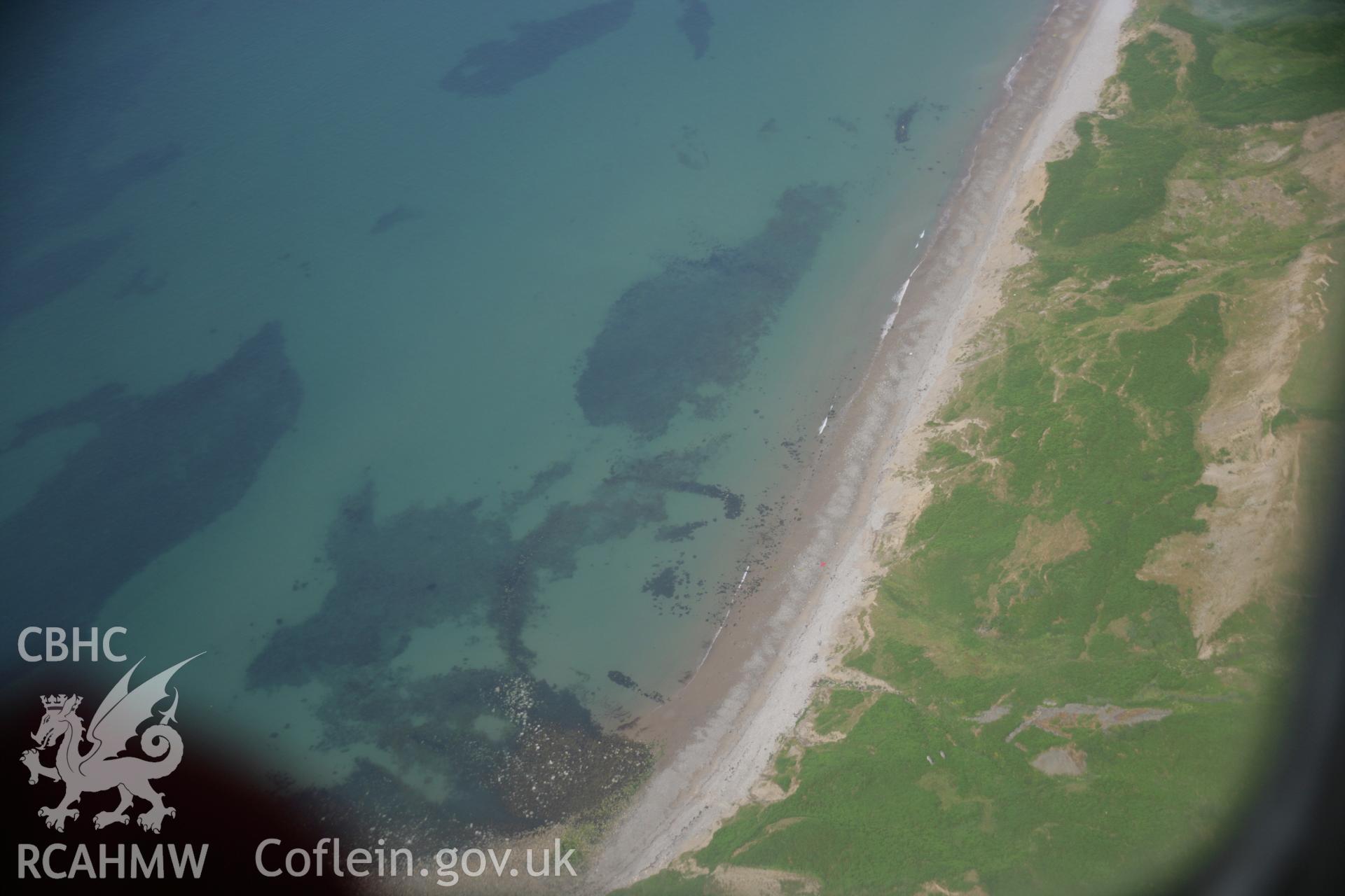 RCAHMW colour oblique aerial photograph of Boulder Bank Fish Trap. Taken on 25 July 2006 by Toby Driver.