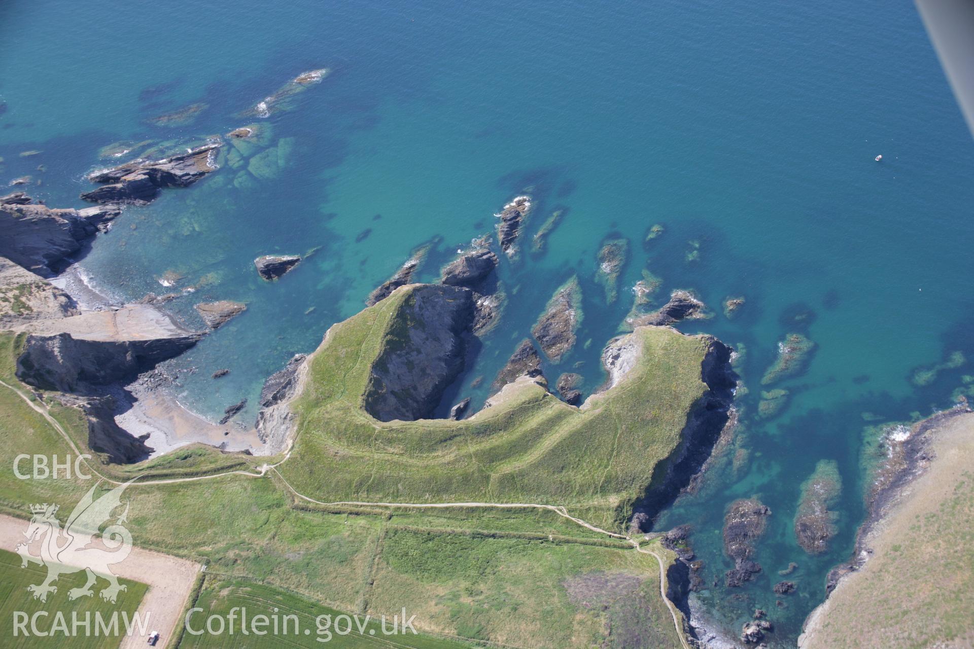 RCAHMW colour oblique aerial photograph of Porth-y-Rhaw Promontory Fort. Taken on 14 July 2006 by Toby Driver.