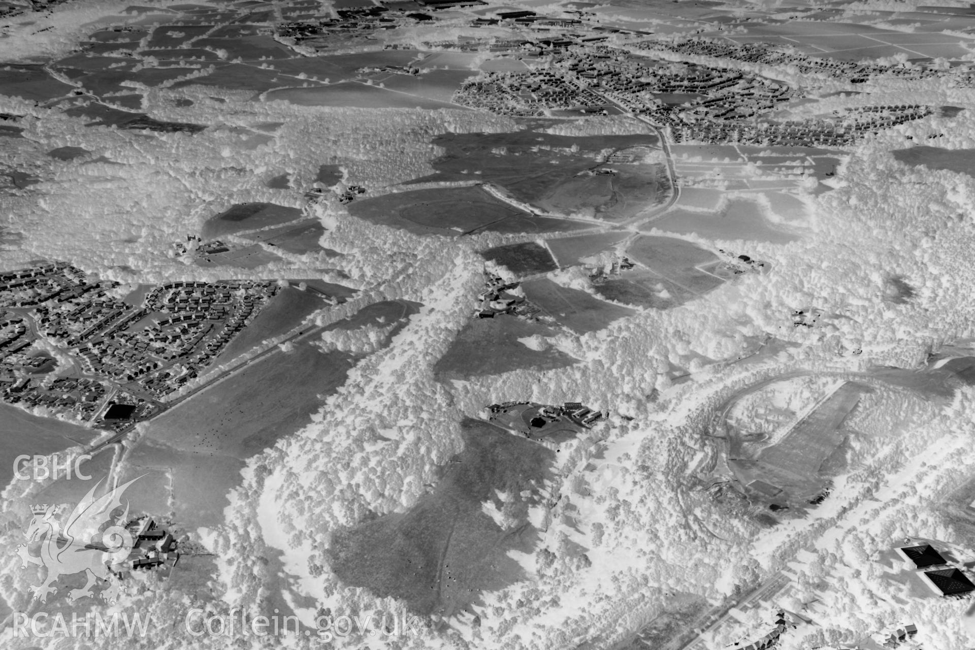Digital black and white photograph showing Bryn Alyn Hillfort and the surrounding area.
