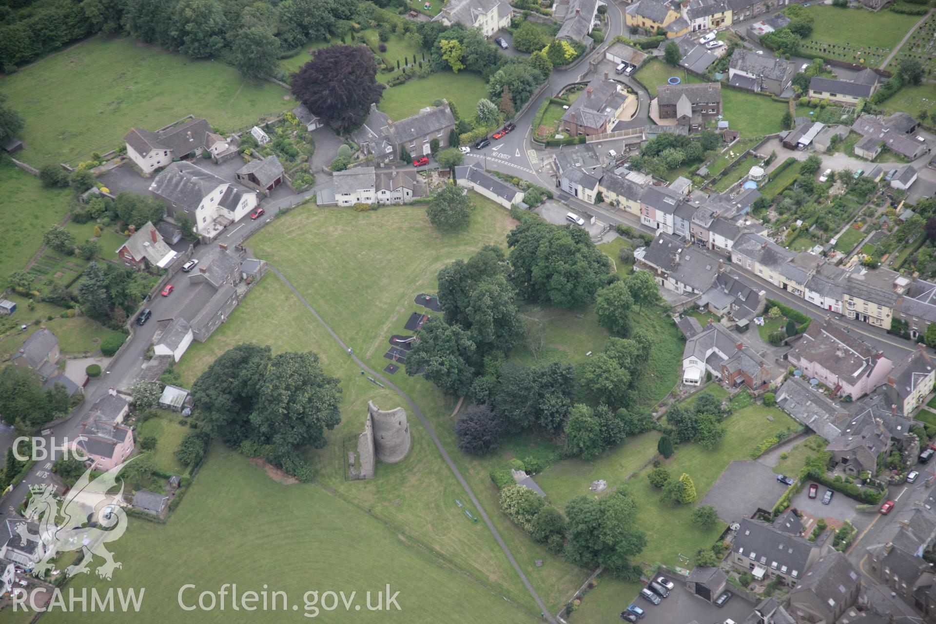RCAHMW digital colour oblique photograph of Crickhowell Castle viewed from the north-east. Taken on 07/07/2005 by T.G. Driver.