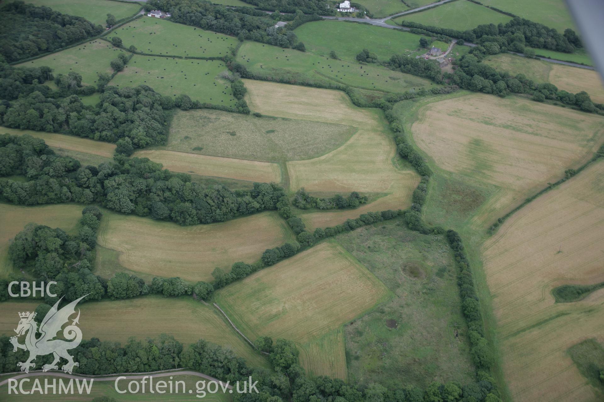 RCAHMW digital colour oblique photograph of Glyn, Llanbedrgoch viewed from the west. Taken on 02/08/2005 by T.G. Driver.