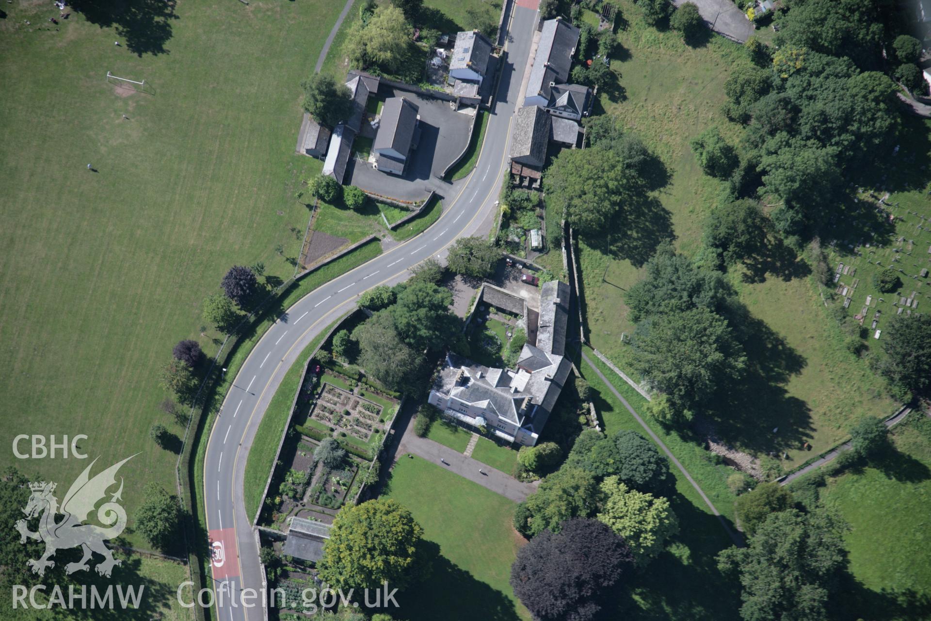 RCAHMW digital colour oblique photograph of Plas Llangattwg. Taken on 02/09/2005 by T.G. Driver.