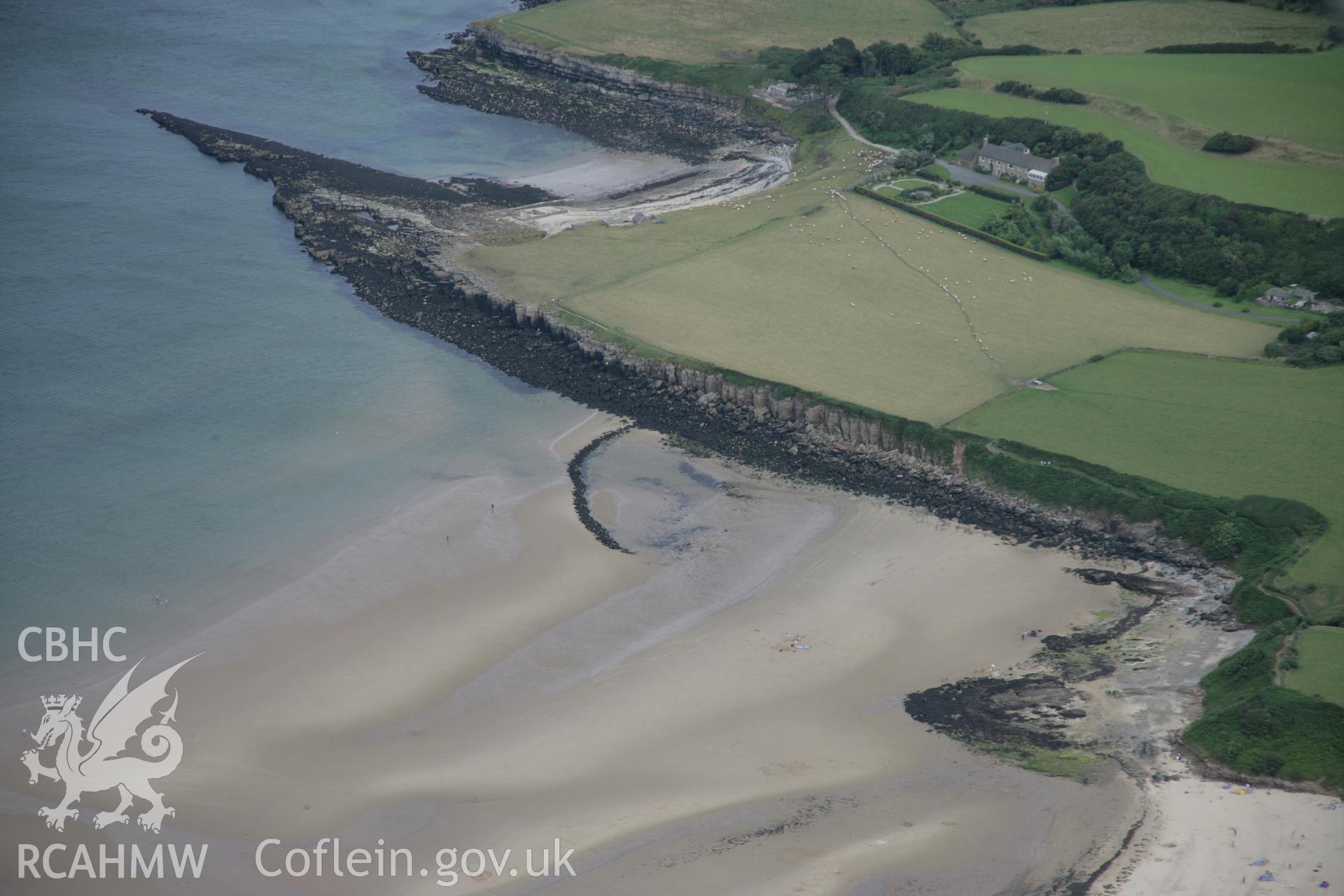 RCAHMW digital colour oblique photograph of Traeth Lligwy Fish Trap viewed from the north-west. Taken on 02/08/2005 by T.G. Driver.