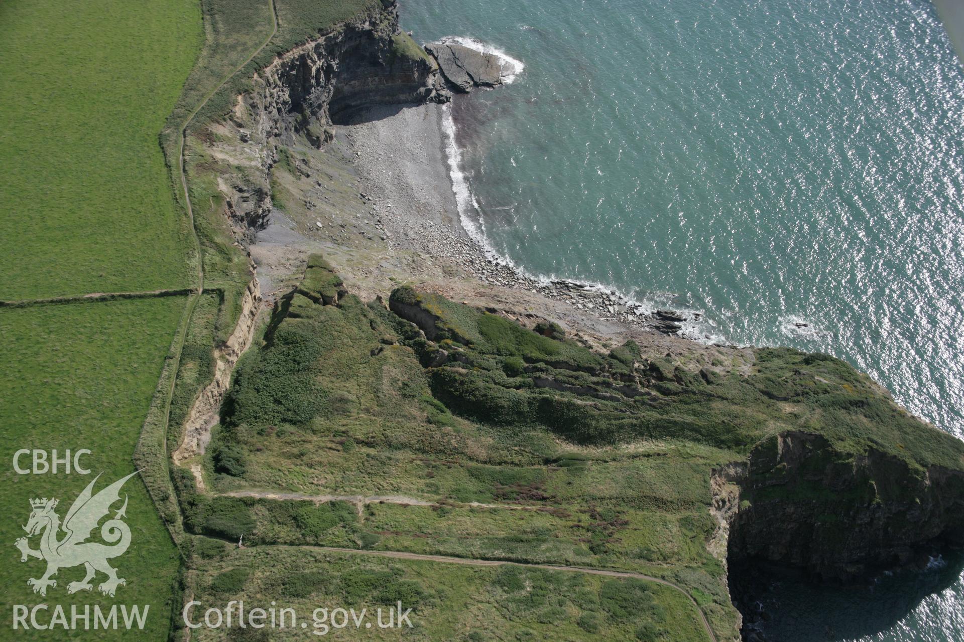 RCAHMW digital colour oblique photograph of Black Point Rath viewed from the north. Taken on 01/09/2005 by T.G. Driver.