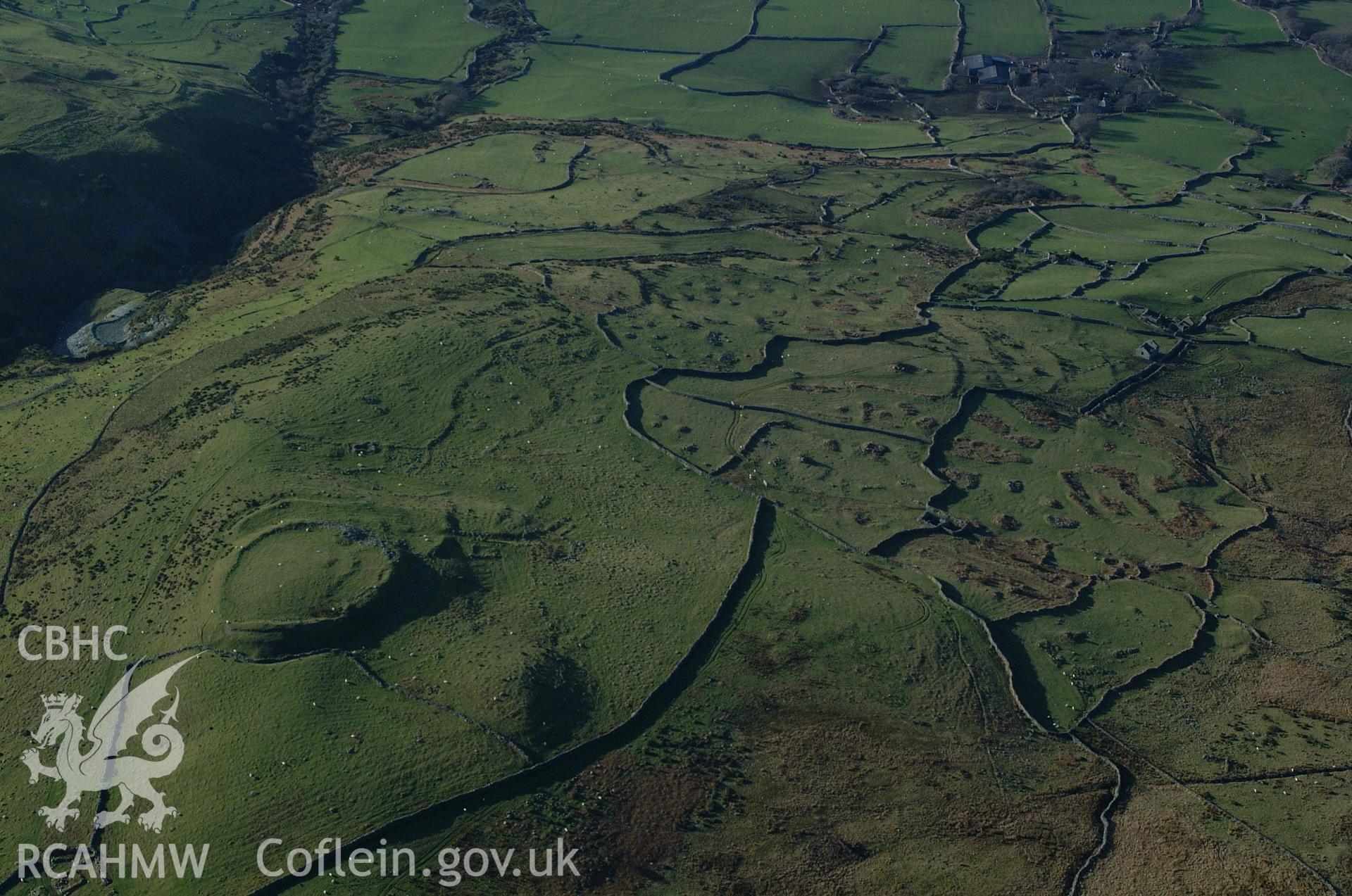 RCAHMW colour oblique aerial photograph of Pen-y-dinas taken on 24/01/2005 by Toby Driver