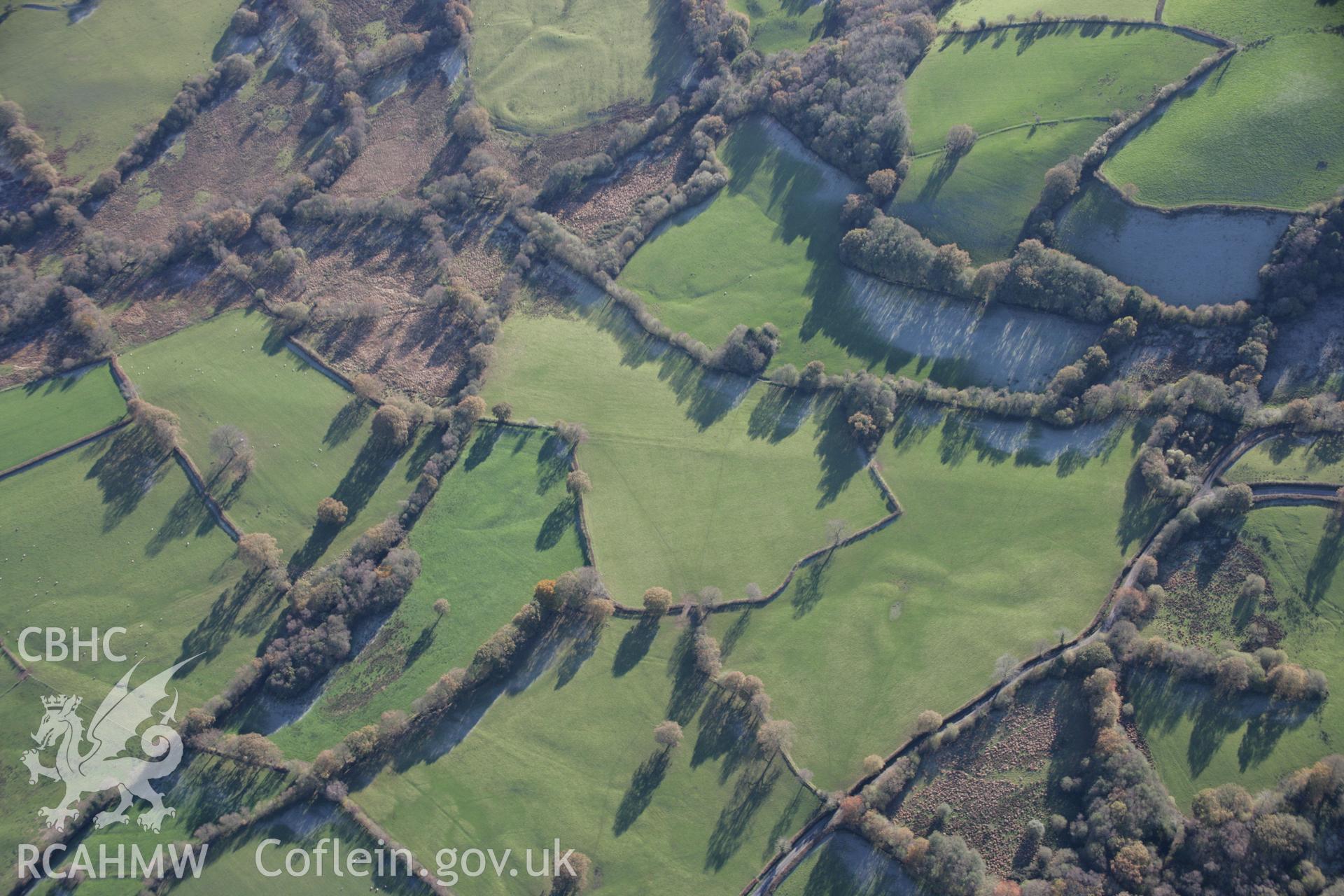 RCAHMW colour oblique photograph of Roman road south of Gilwen, view from north. Taken by Toby Driver on 17/11/2005.