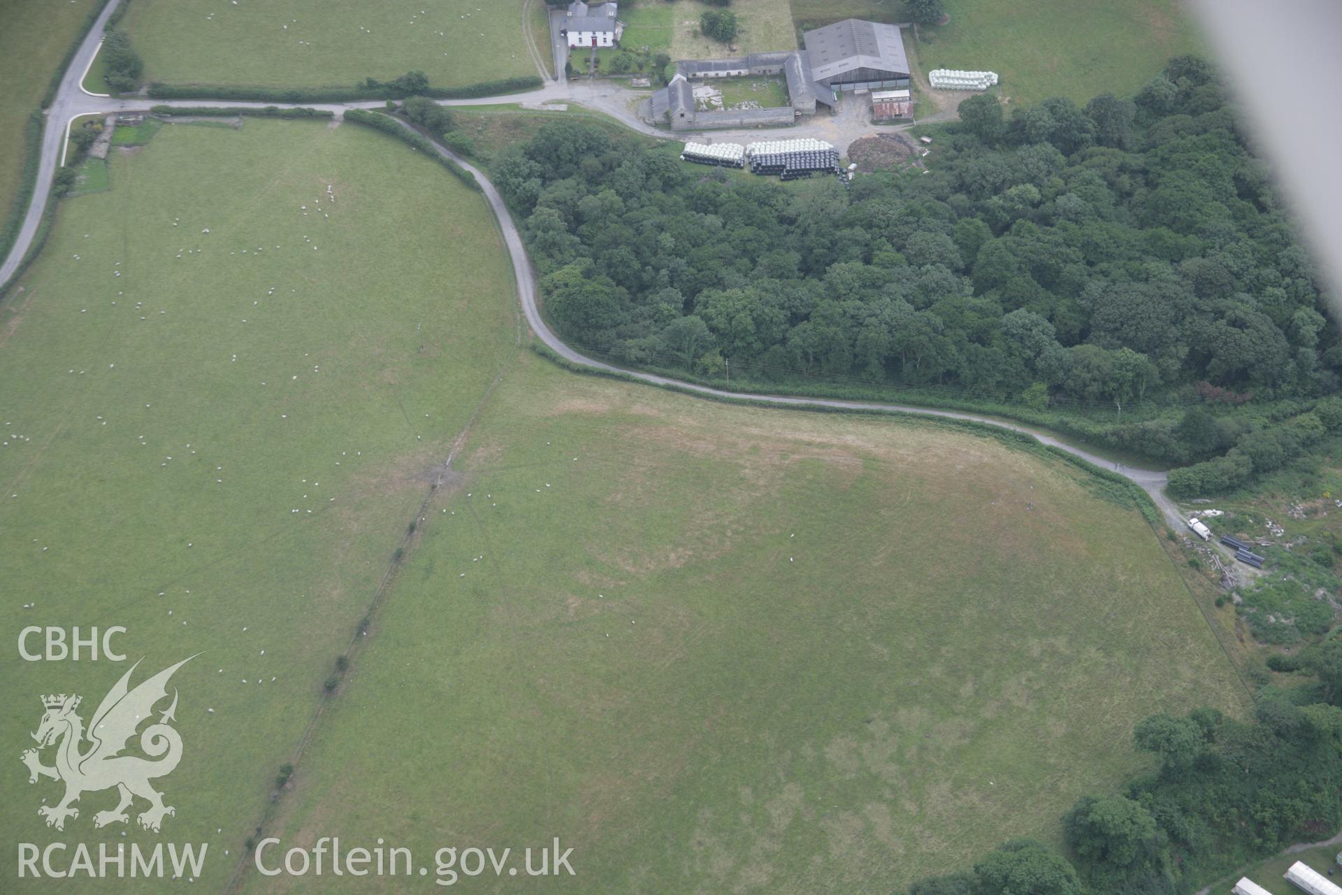 RCAHMW digital colour oblique photograph of Glanfraid Promontory Fort. Taken on 18/07/2005 by T.G. Driver.