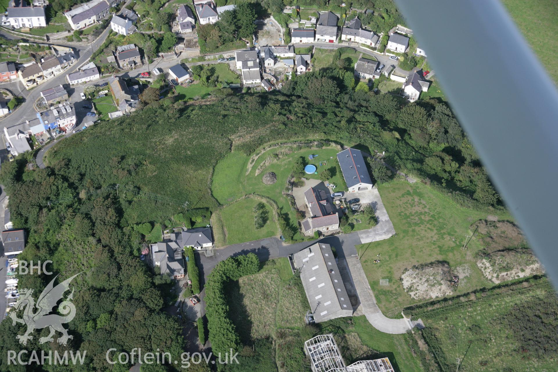 RCAHMW digital colour oblique photograph of Little Haven. Taken on 01/09/2005 by T.G. Driver.
