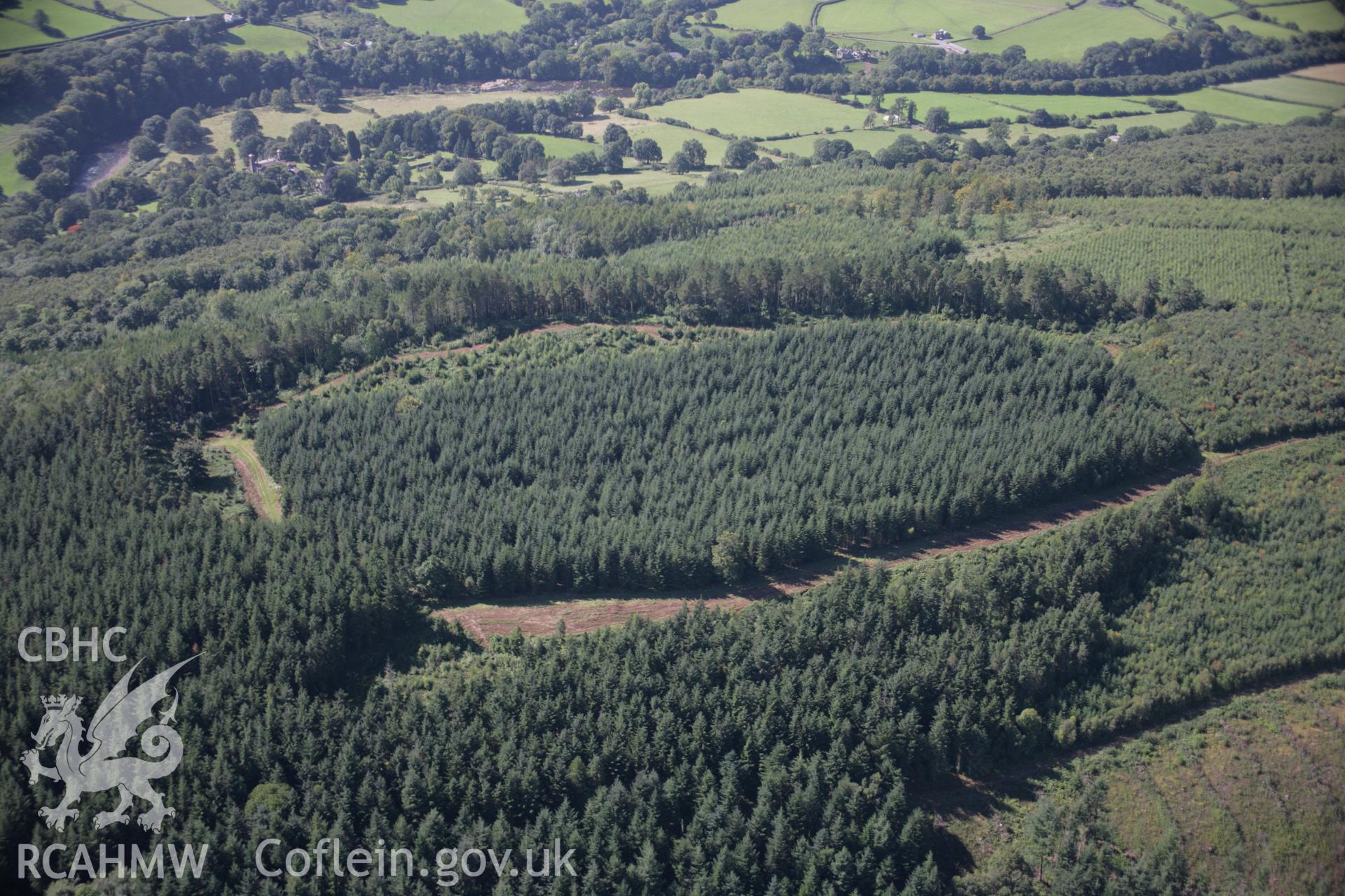 RCAHMW digital colour oblique photograph of Myarth Camp viewed from the north-east. Taken on 02/09/2005 by T.G. Driver.