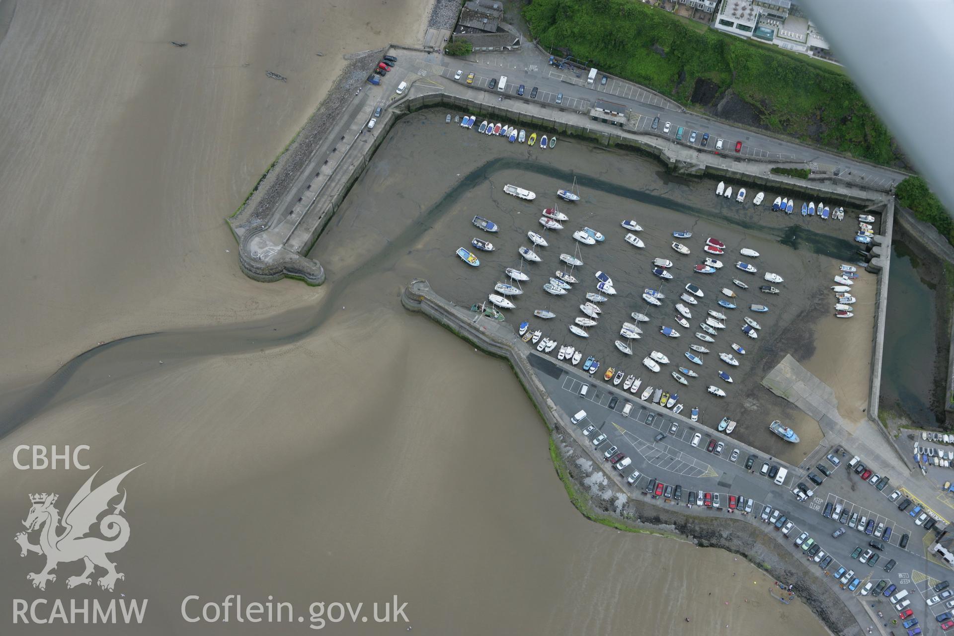 RCAHMW colour oblique photograph of Saundersfoot Harbour. Taken by Toby Driver on 20/06/2008.