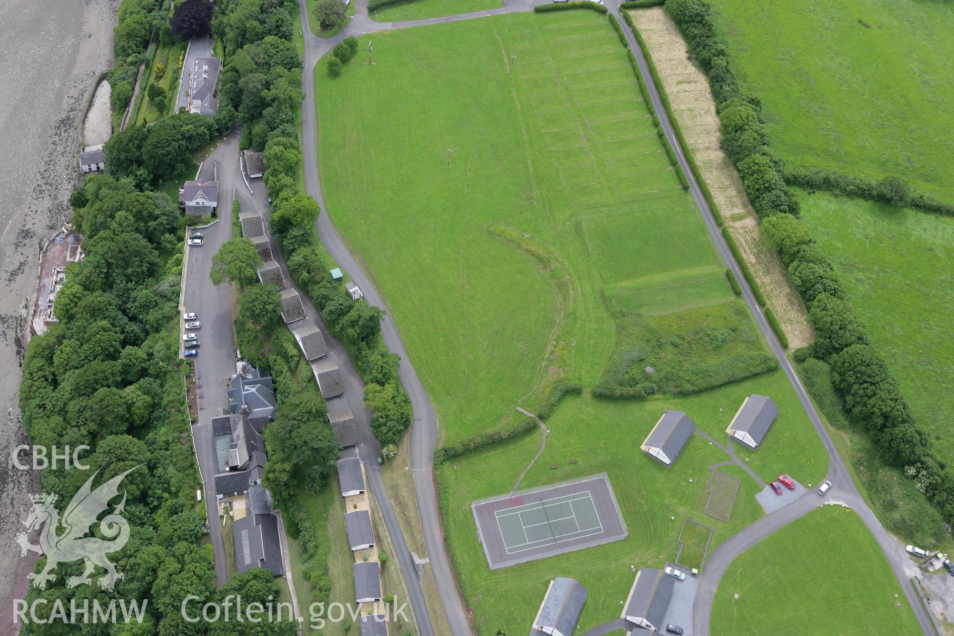 RCAHMW colour oblique photograph of Glan-y-Mor Fort, Laugharne. Taken by Toby Driver on 20/06/2008.