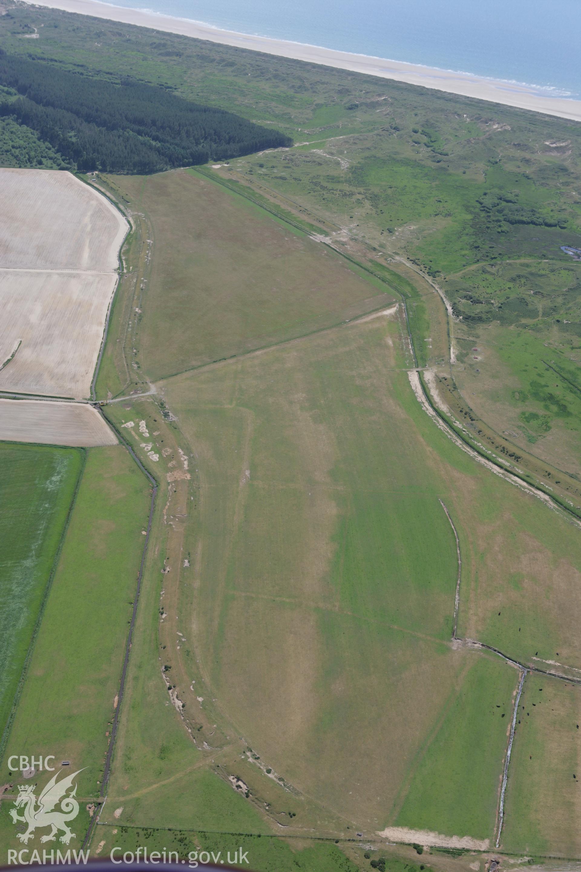 RCAHMW colour oblique photograph of Morfa Harlech, relict field system overlain by gunnery range. Taken by Toby Driver on 13/06/2008.