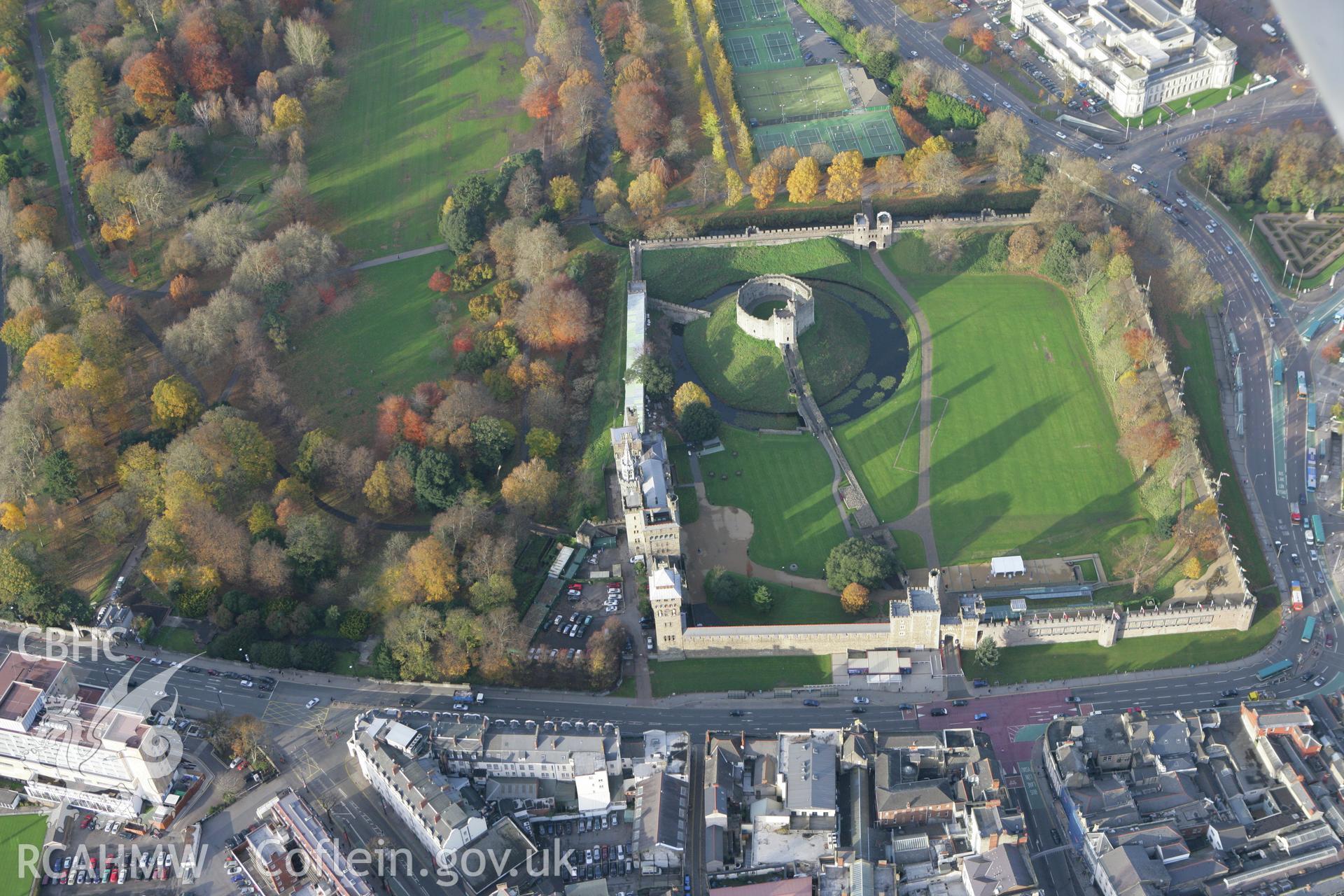 RCAHMW colour oblique photograph of Cardiff Castle and Roman Fort. Taken by Toby Driver on 12/11/2008.