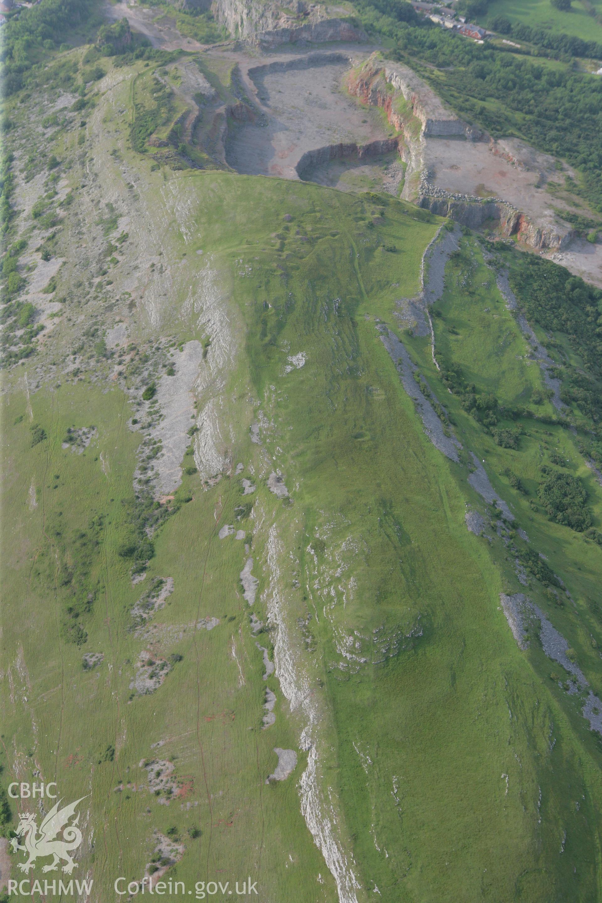 RCAHMW colour oblique photograph of Moel Hiraddug Camp. Taken by Toby Driver on 24/07/2008.
