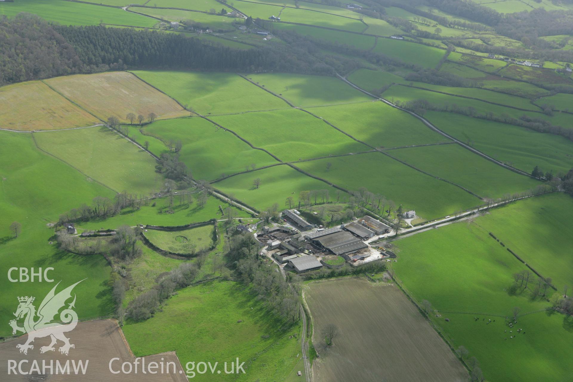 RCAHMW colour oblique photograph of Castell Malgwyn, farmhouse, outbuildings and farm garden. Taken by Toby Driver on 24/04/2008.