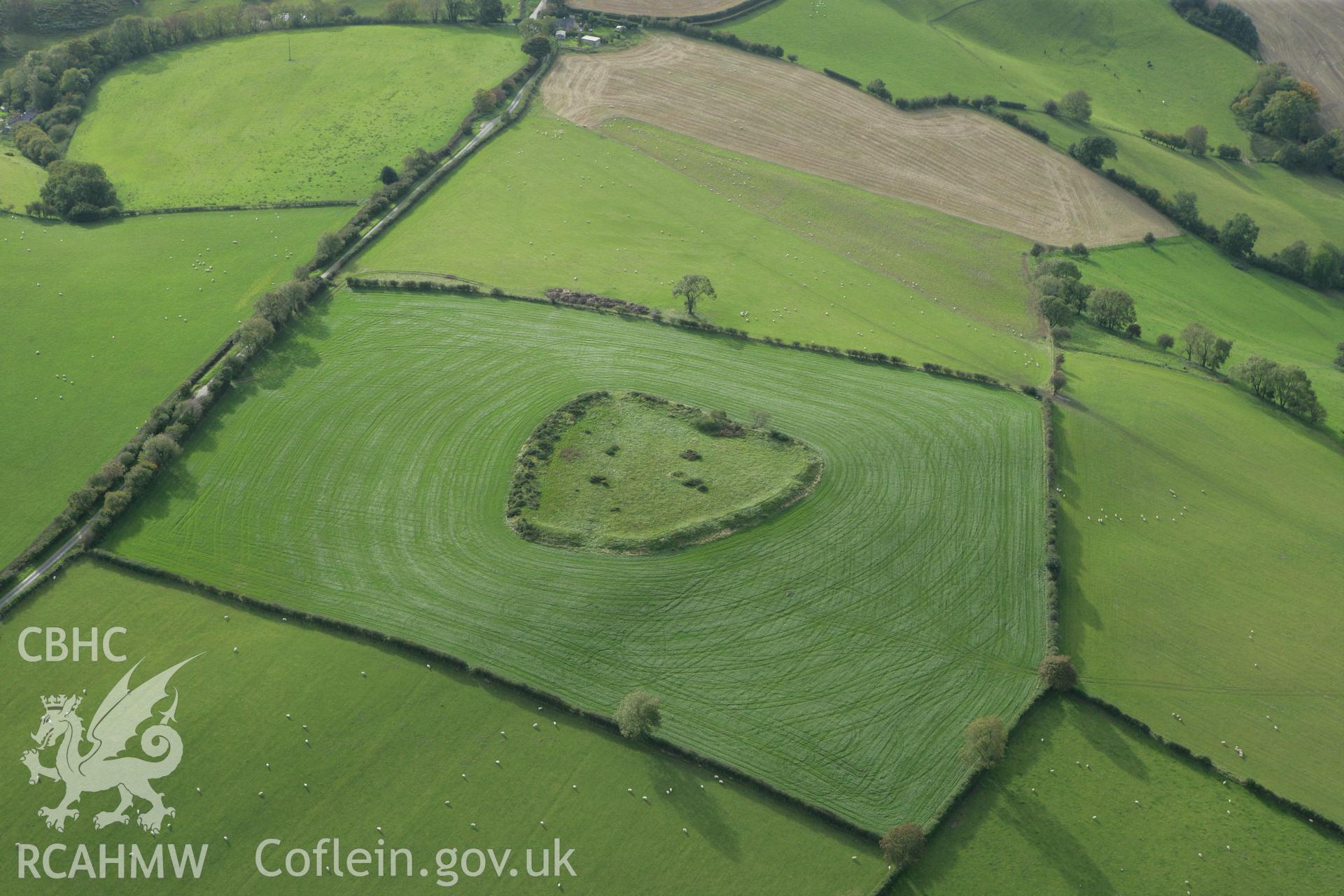 RCAHMW colour oblique photograph of Caer Din. Taken by Toby Driver on 10/10/2008.